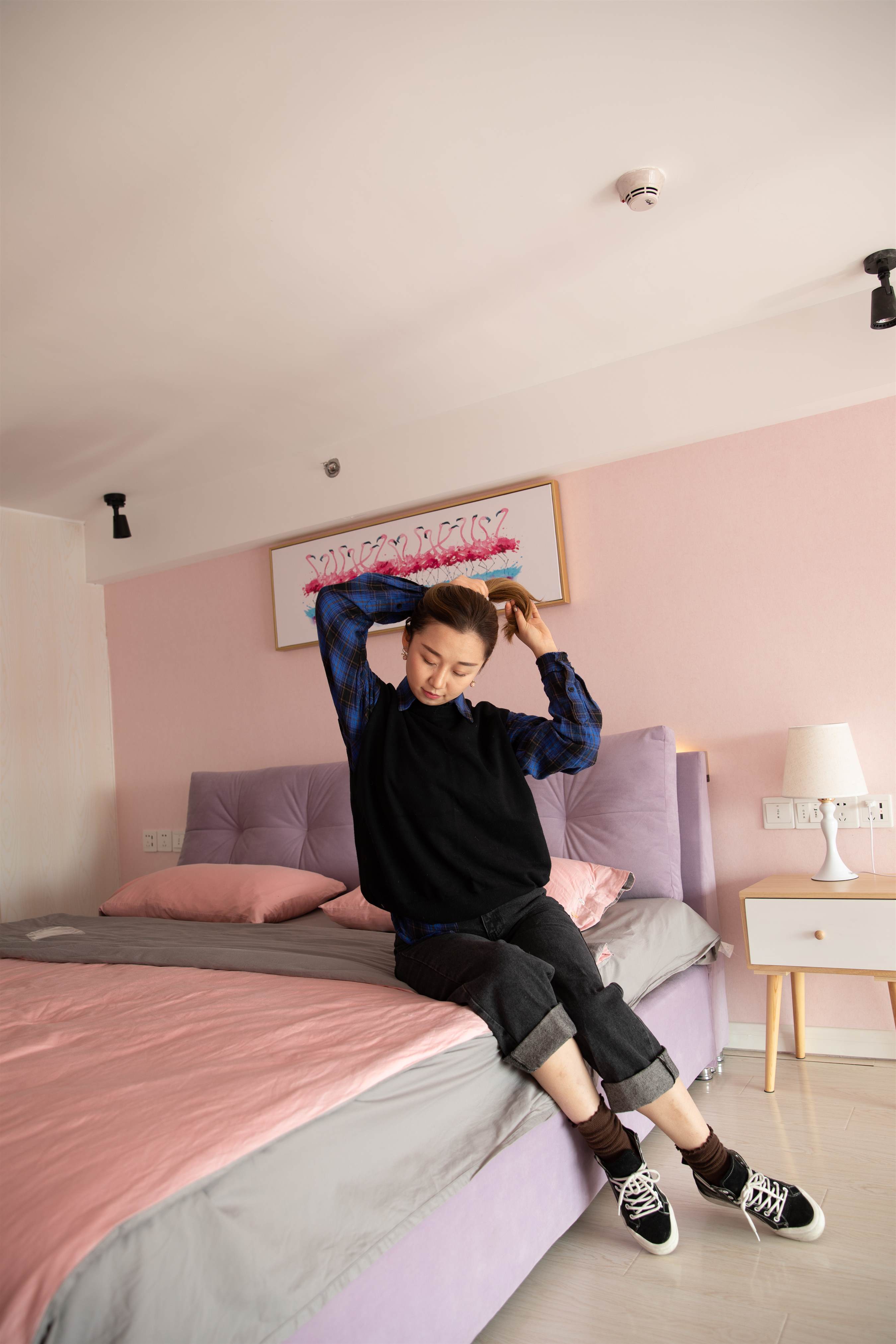 《小姐姐的板鞋の棉袜脚丫+视频3个》作品图