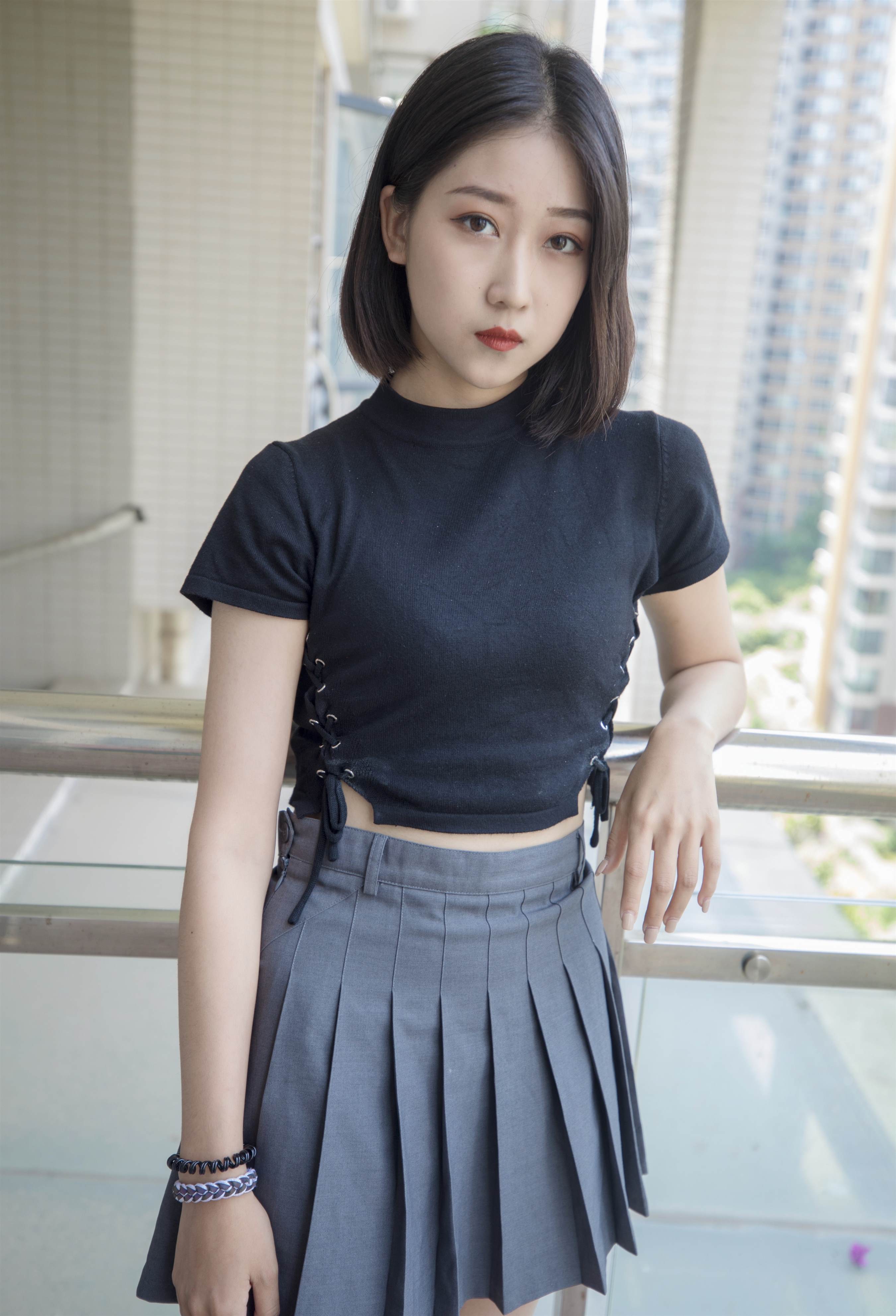 《小脏鞋の丝袜脚丫》作品图