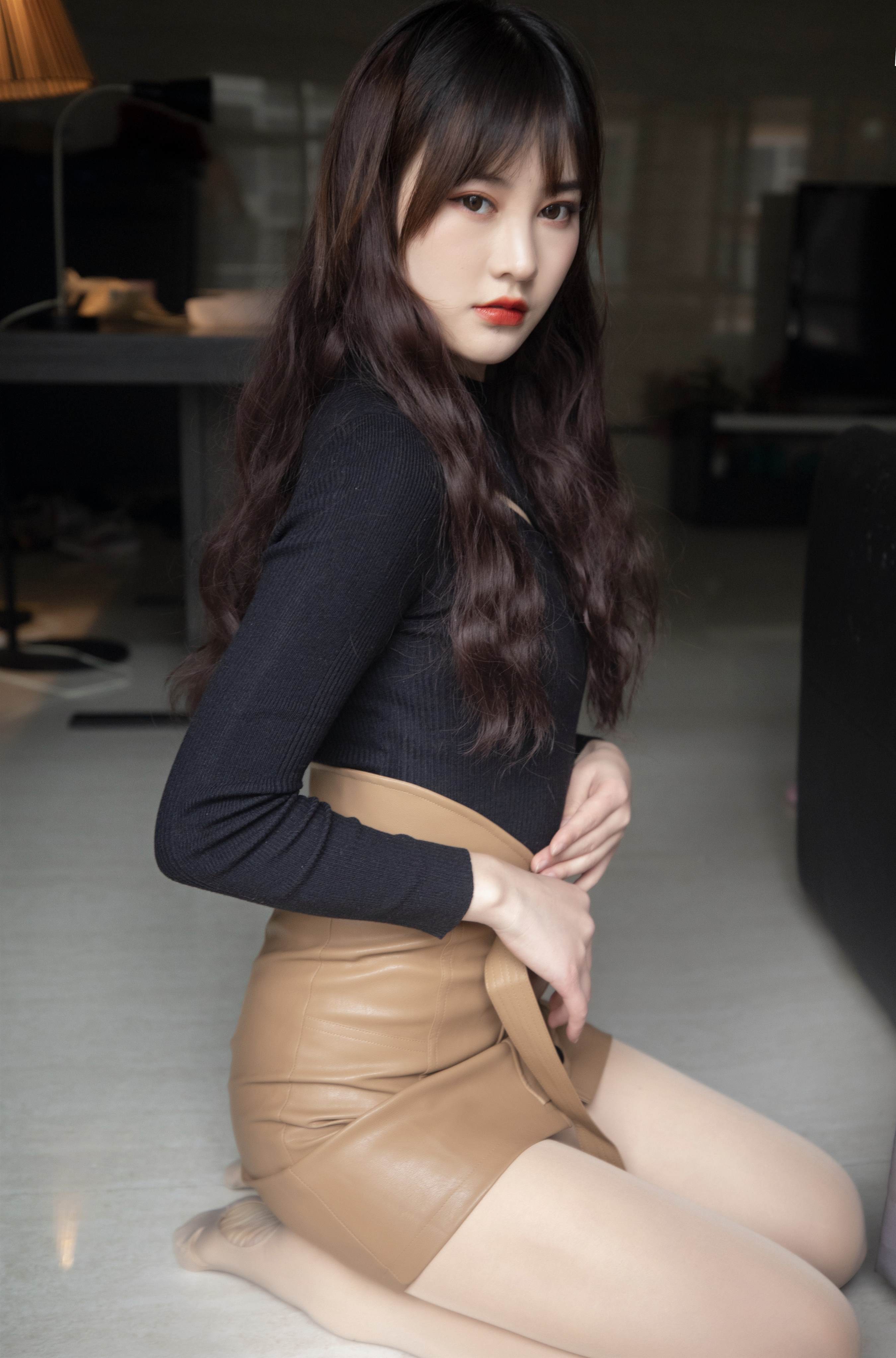 《旗袍丝脚丫》作品图