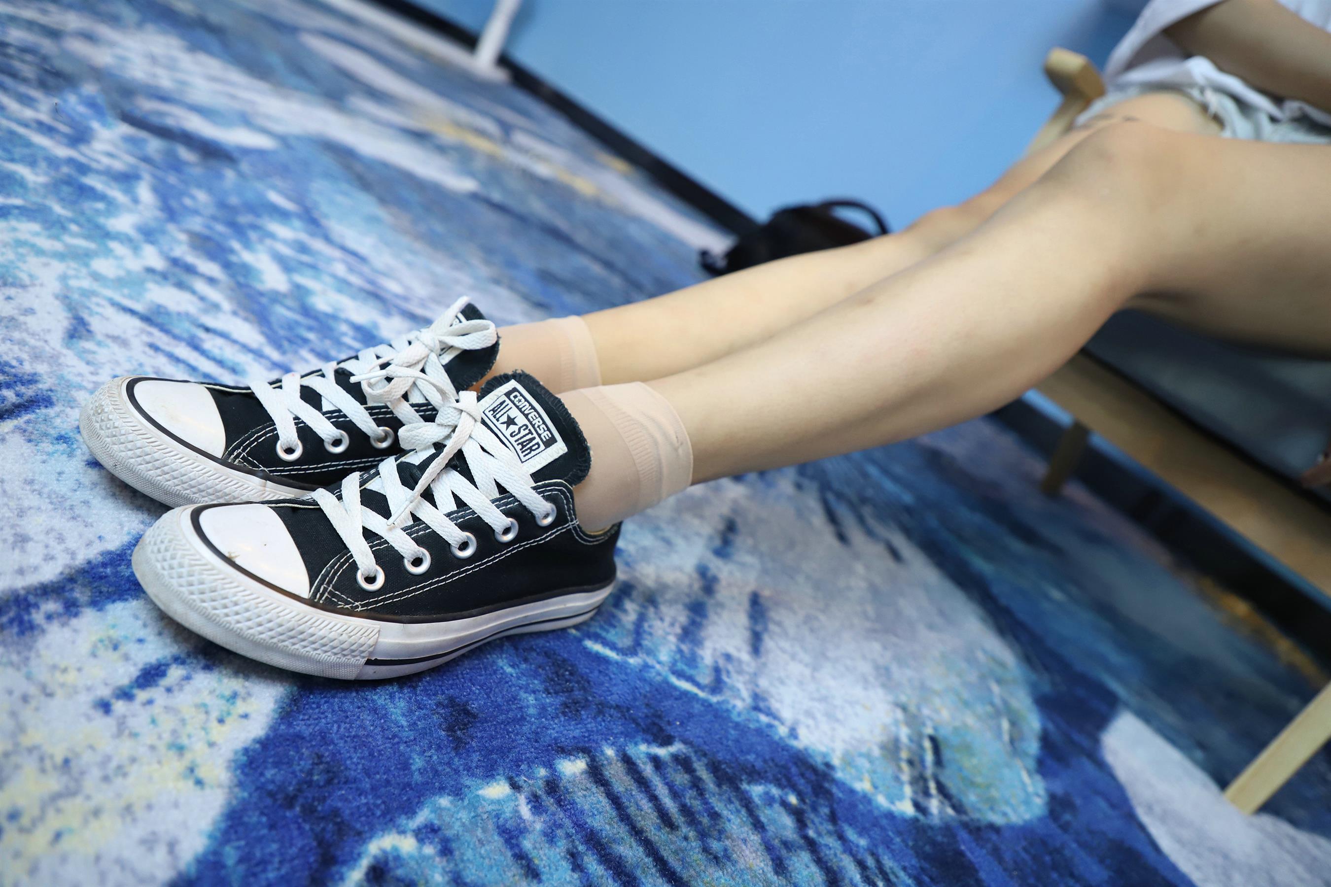 《帆布鞋の短丝脚丫》作品图