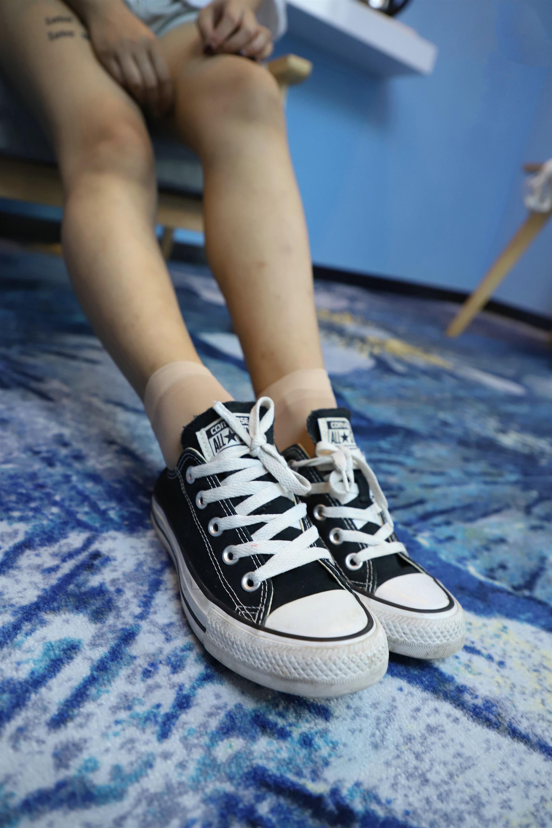 《帆布鞋の短丝脚丫》作品图