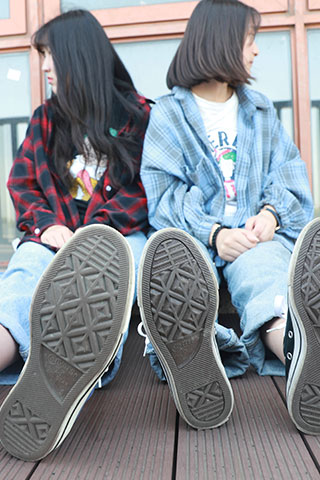 学妹帆布鞋の棉袜互脚【视频1个网盘下载】