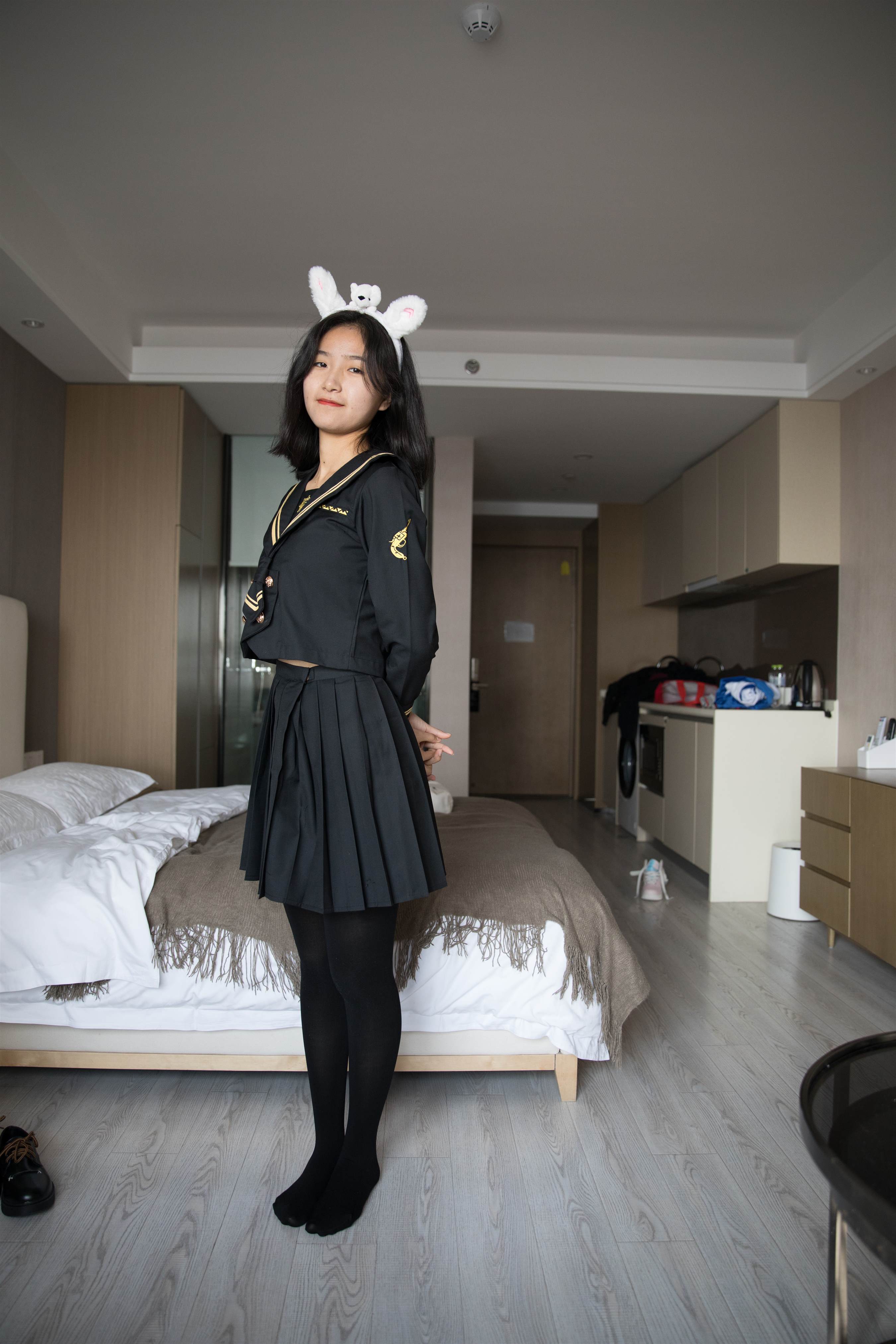 《学院风日系jk制服の黑丝脚丫》作品图