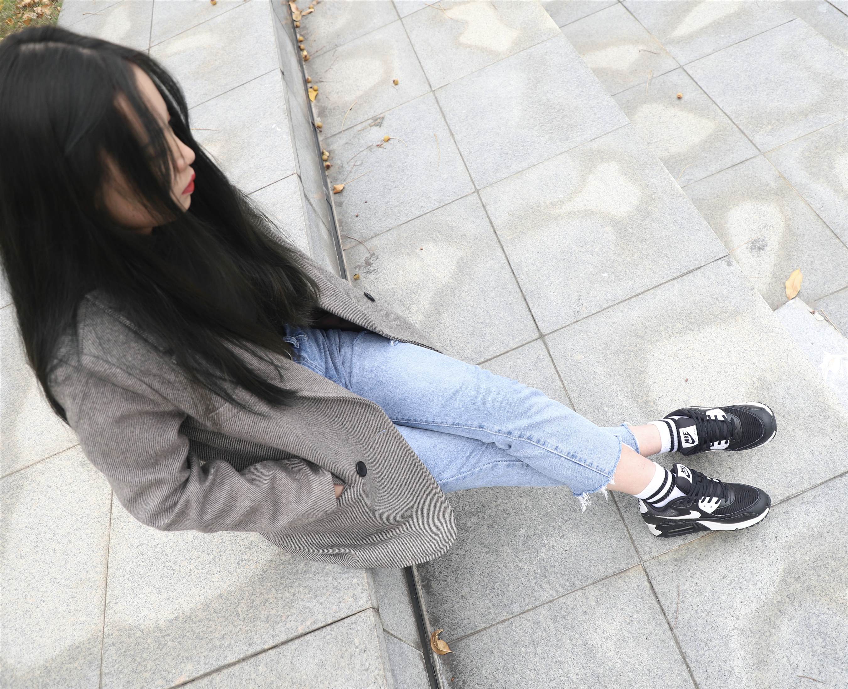 《运动鞋の棉袜脚》作品图