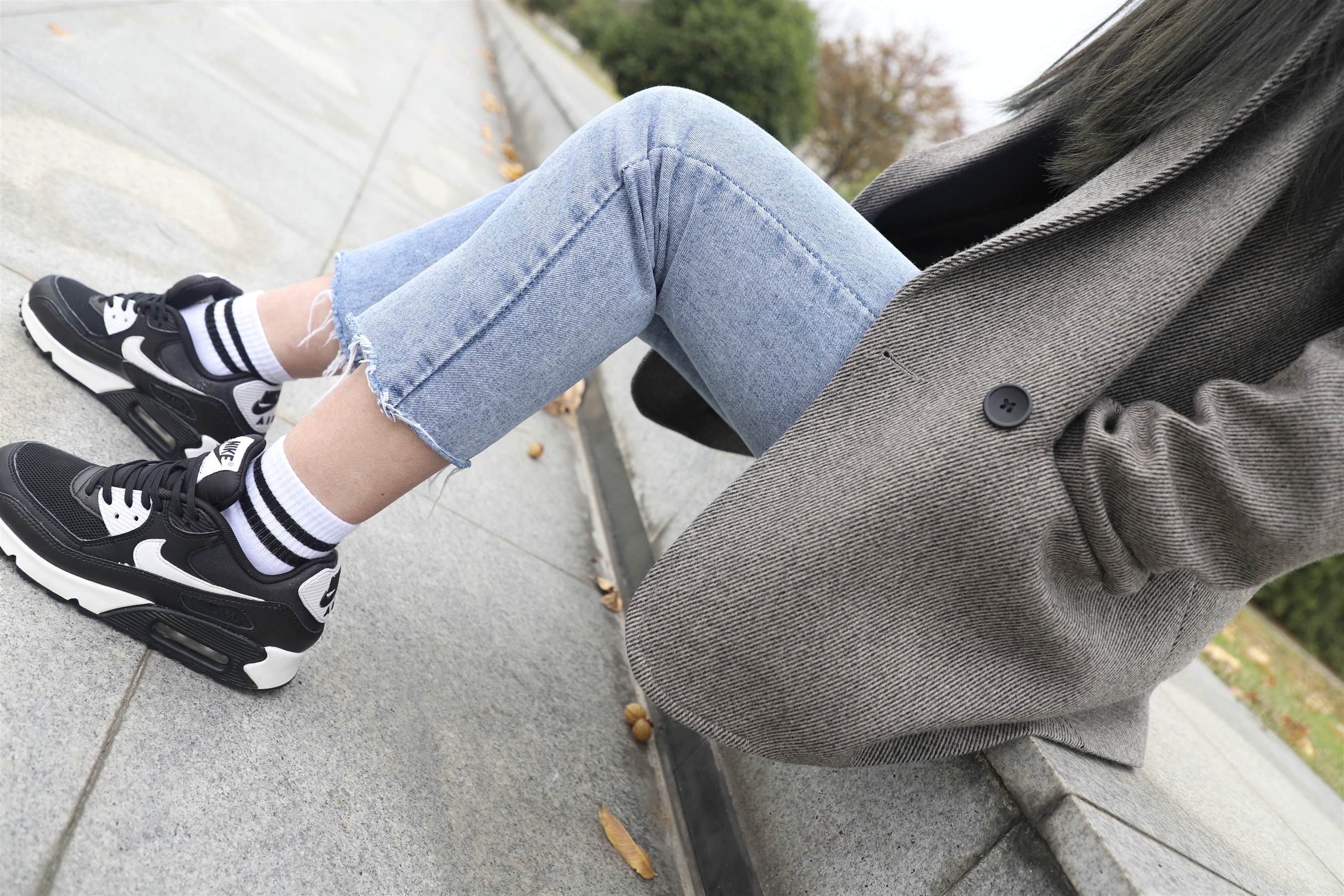 《运动鞋の棉袜脚》作品图