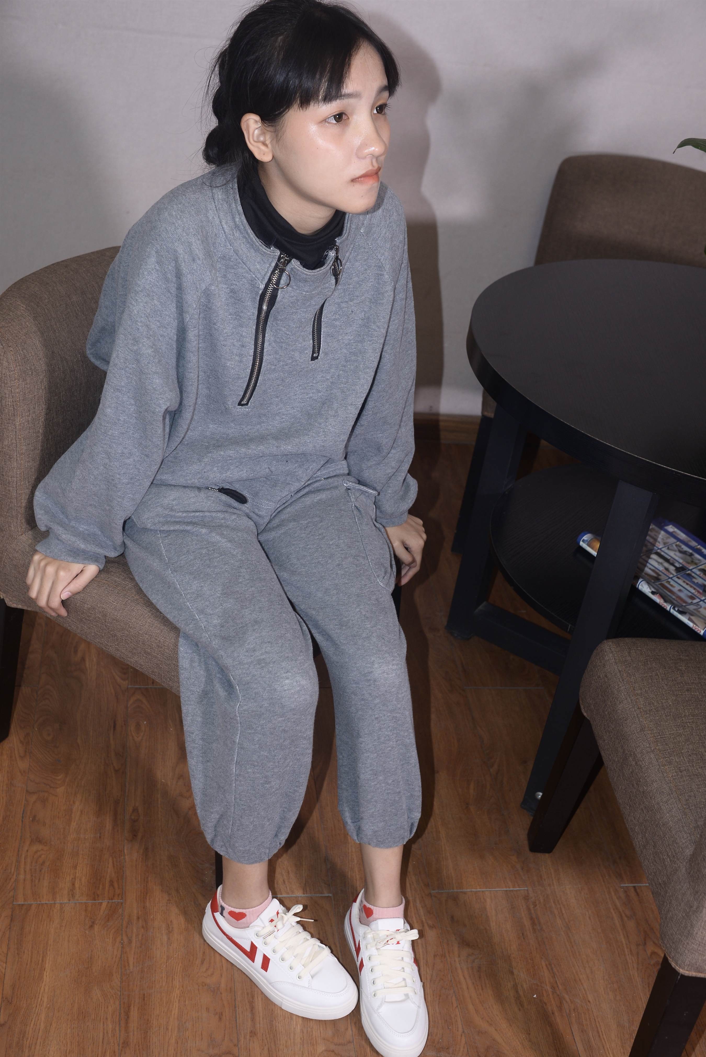 《卫衣板鞋の棉袜脚丫+视频1个》作品图