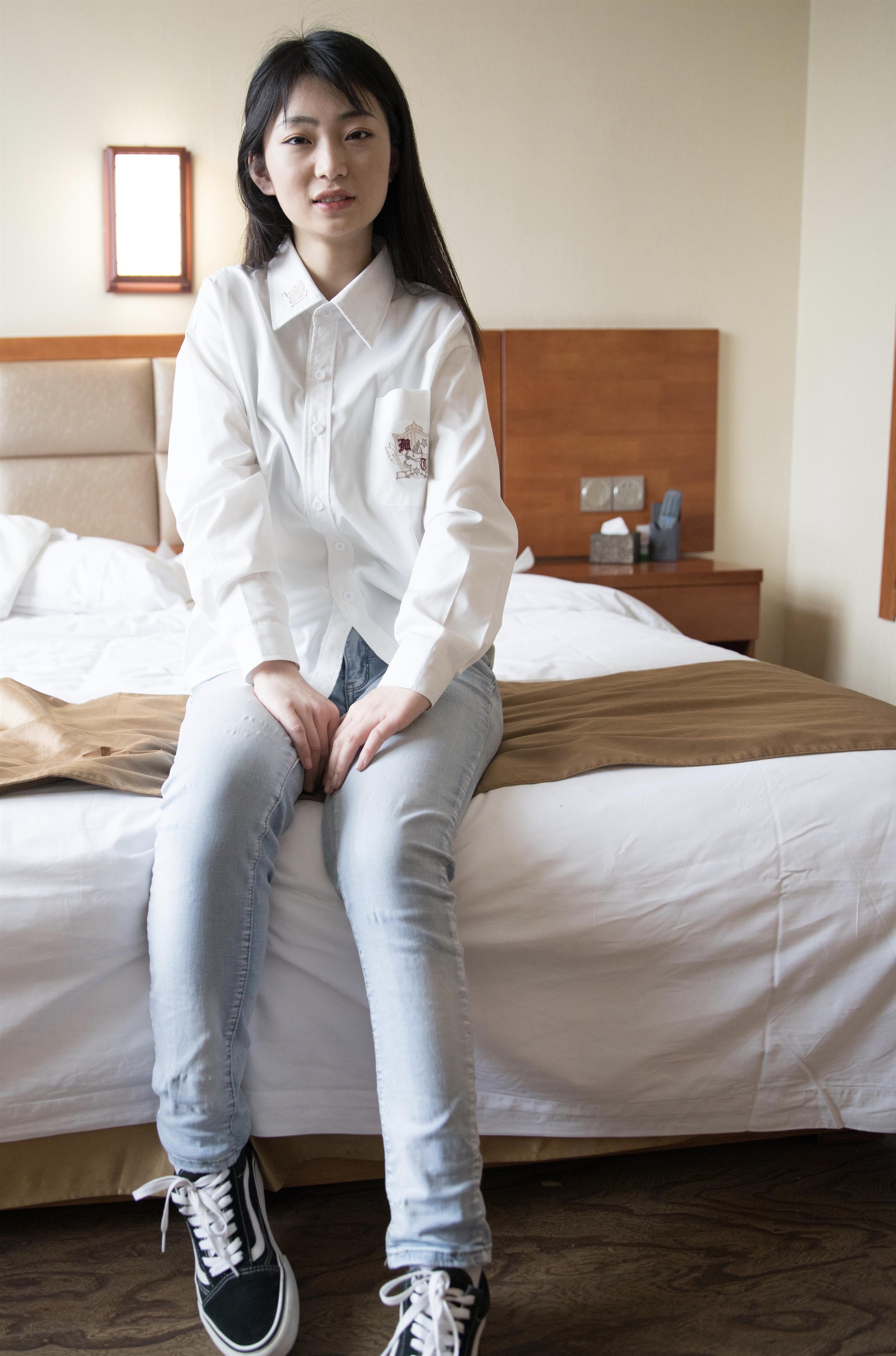 《牛仔裤の帆布鞋棉袜脚丫+视频1个》作品图