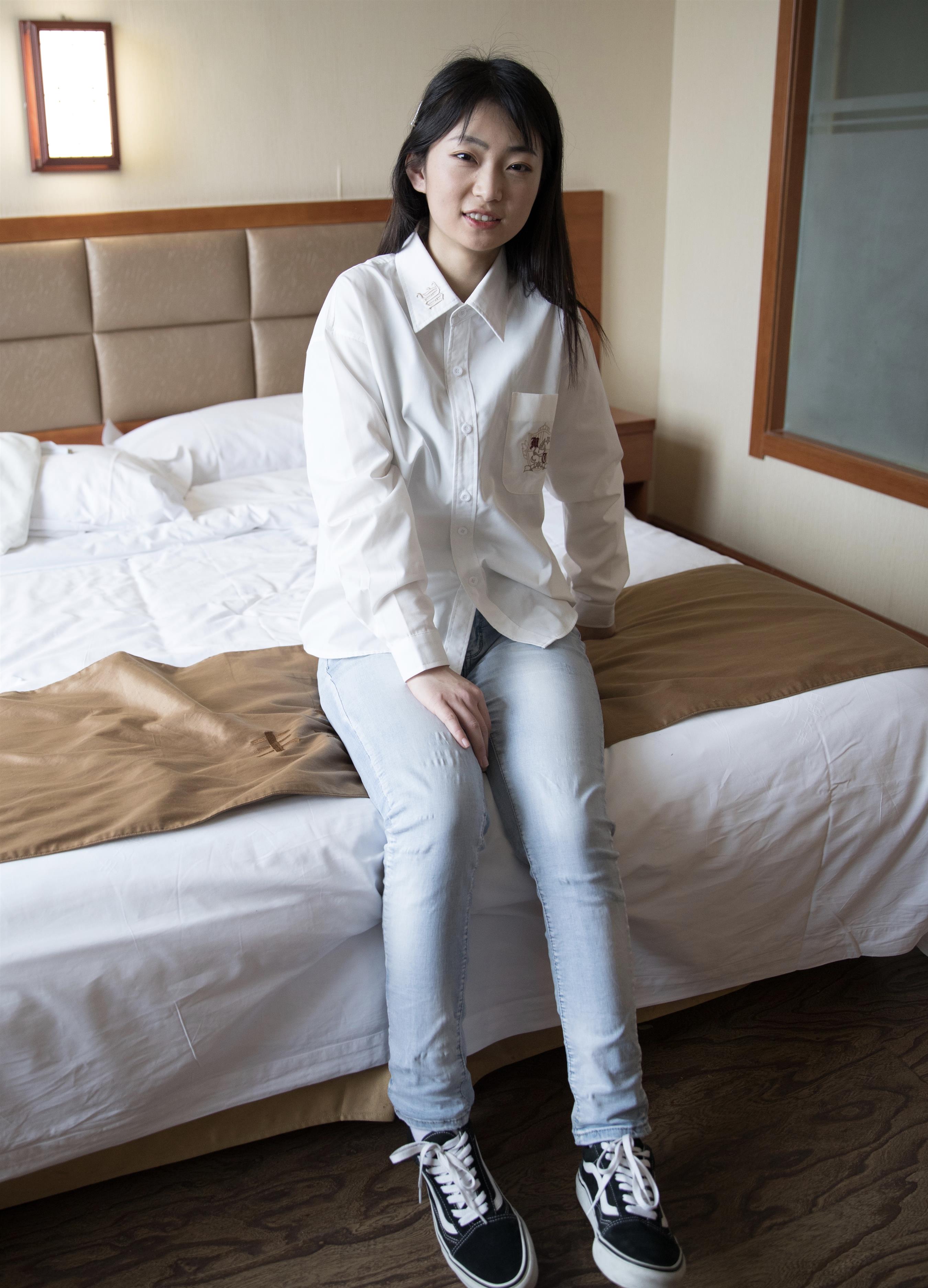 《牛仔裤の帆布鞋棉袜脚丫+视频1个》作品图