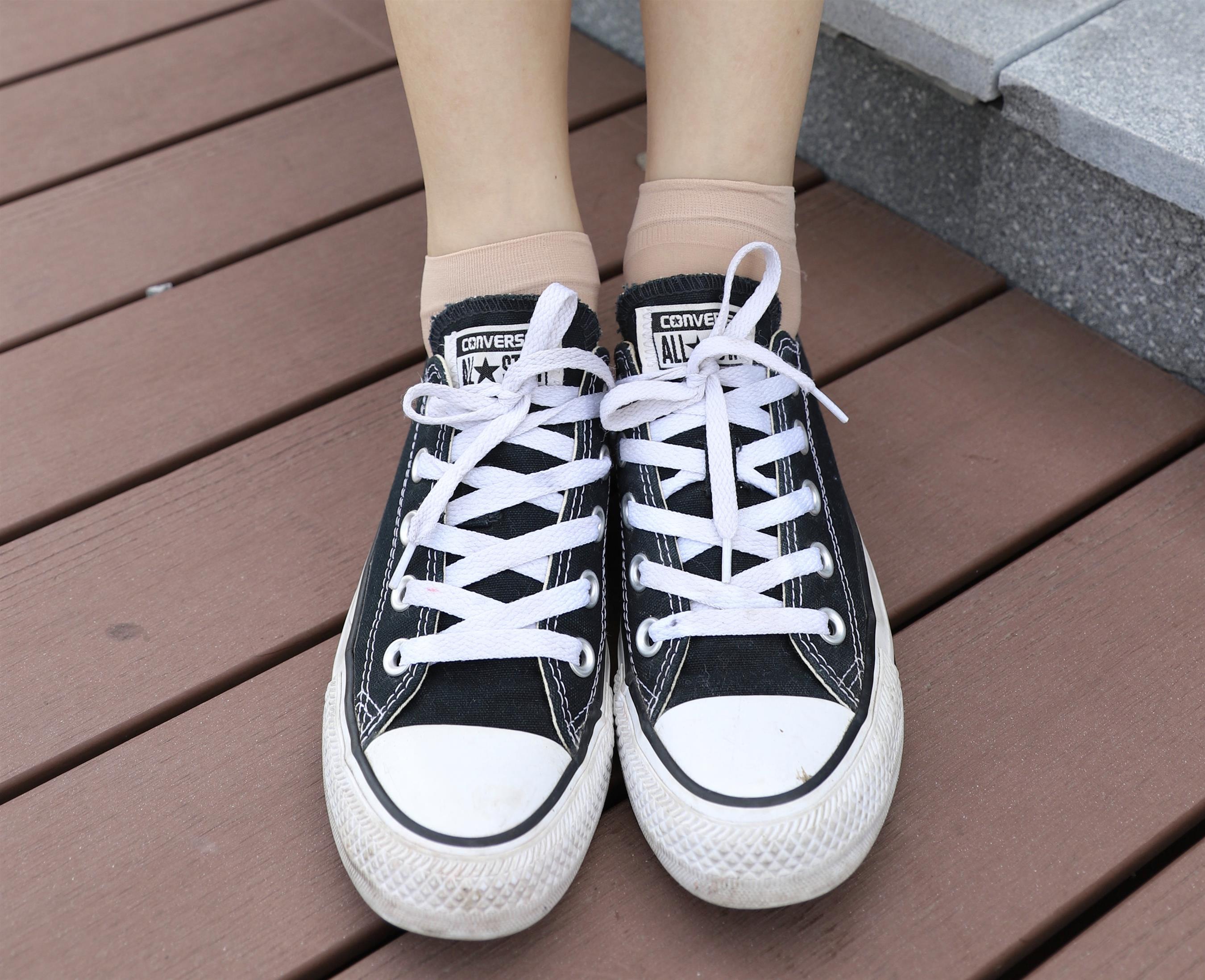 《帆布鞋短丝脚丫+视频1个》作品图