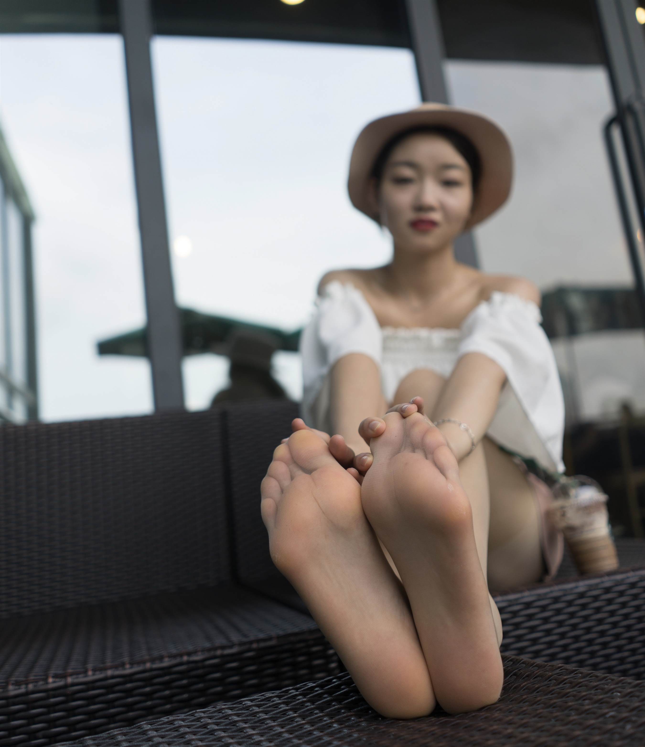 《短裙の肉丝脚丫》作品图