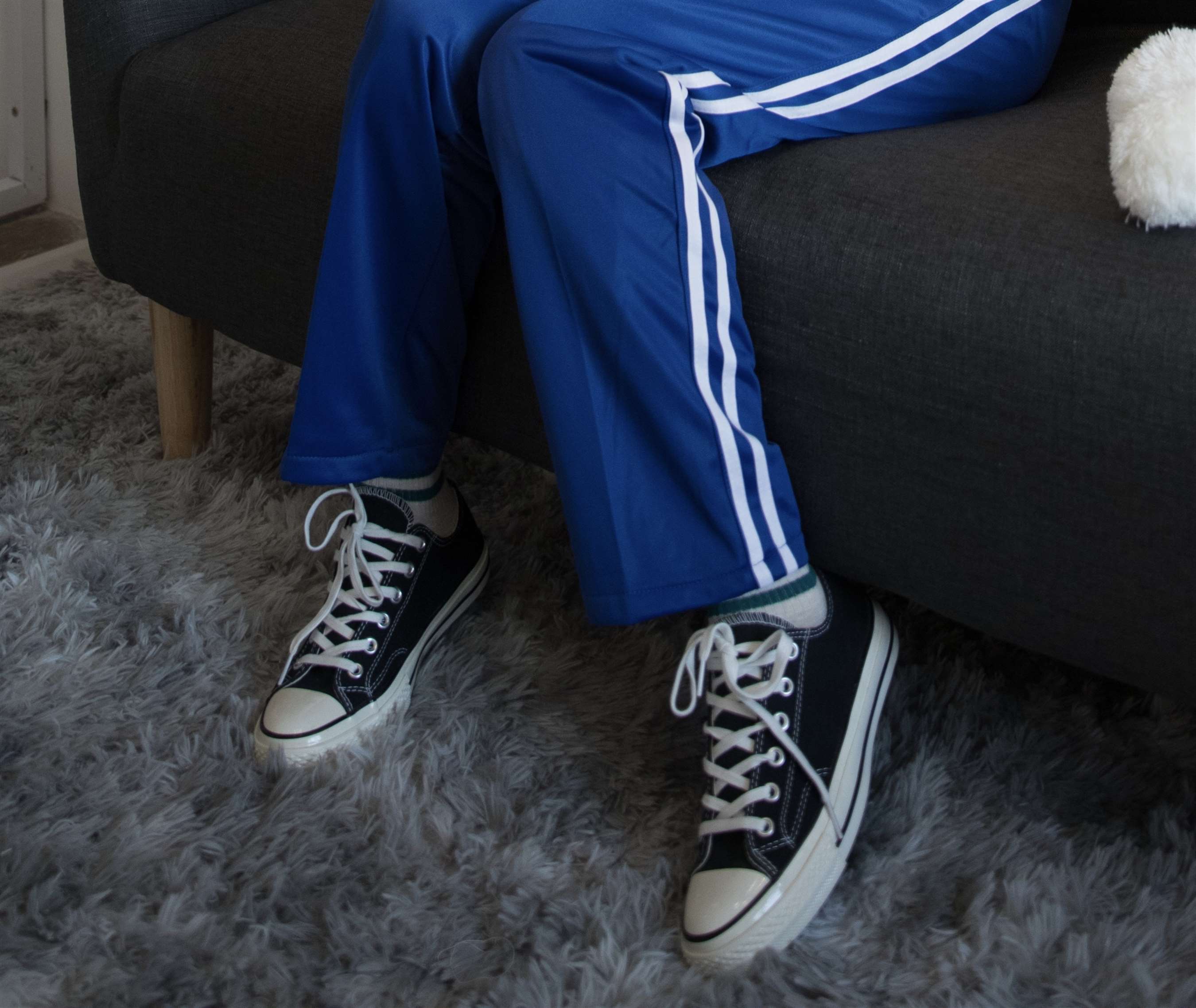 《校服板鞋の棉袜脚丫》作品图