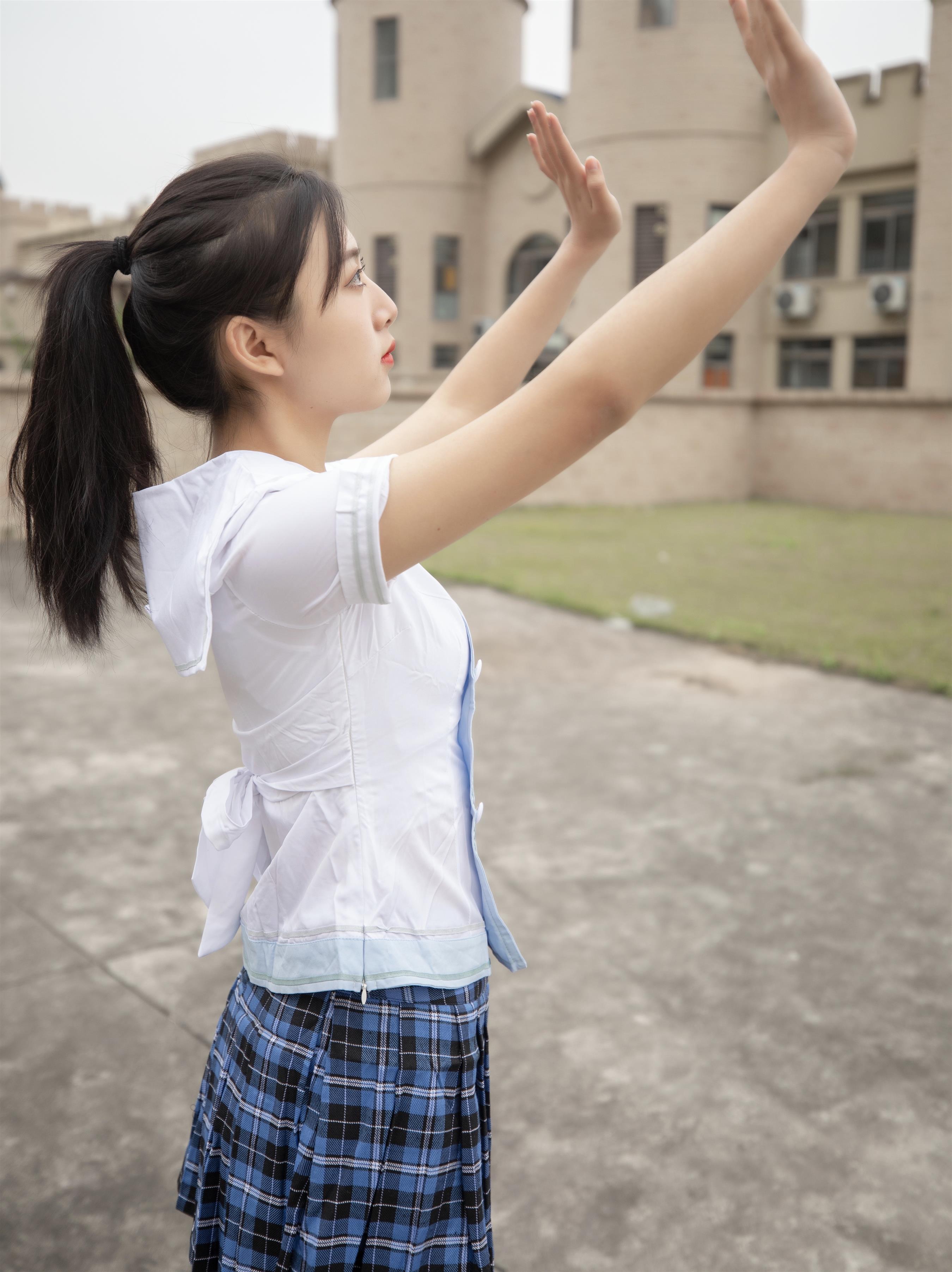 《高帮鞋の丝袜脚丫+视频1个》作品图