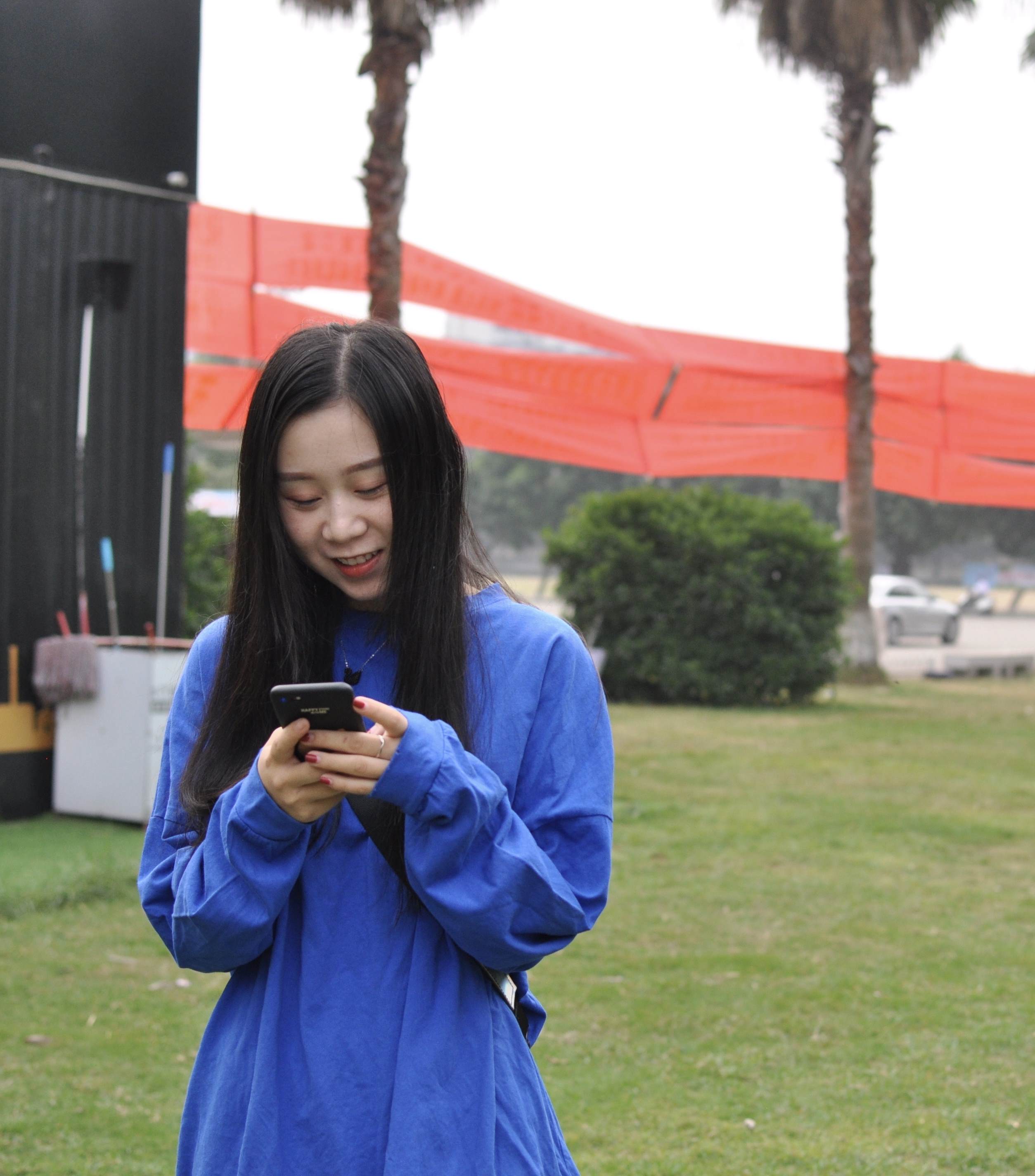 《喜欢蓝色的小姐姐》作品图