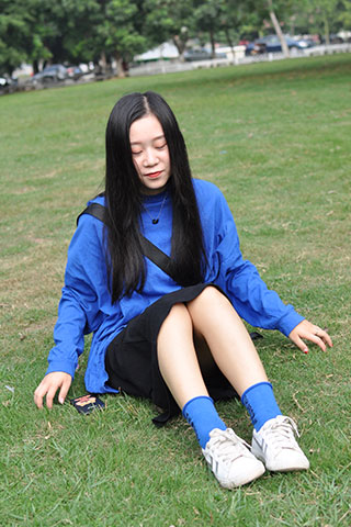 喜欢蓝色的小姑娘