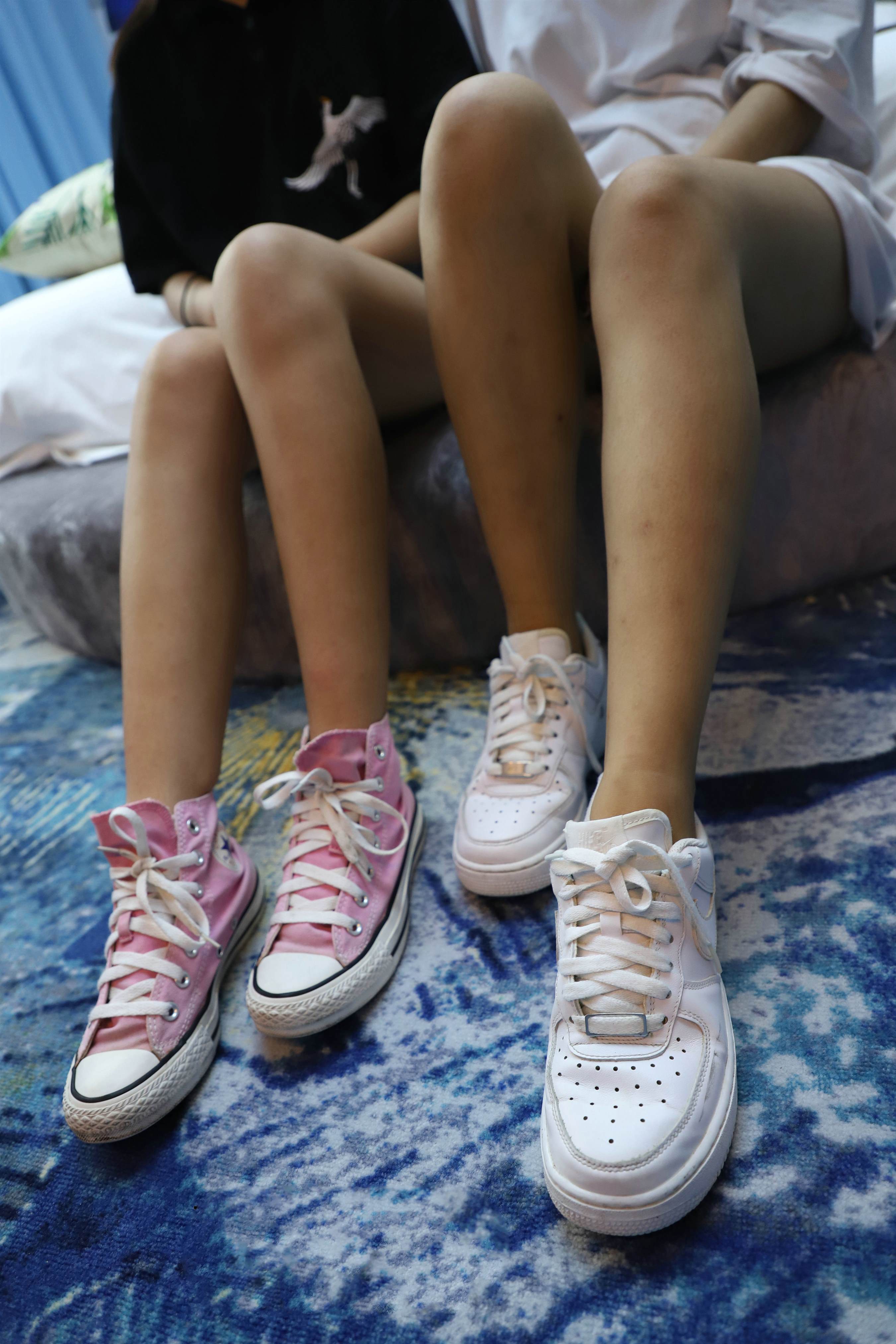 《热裤少女互jio》作品图