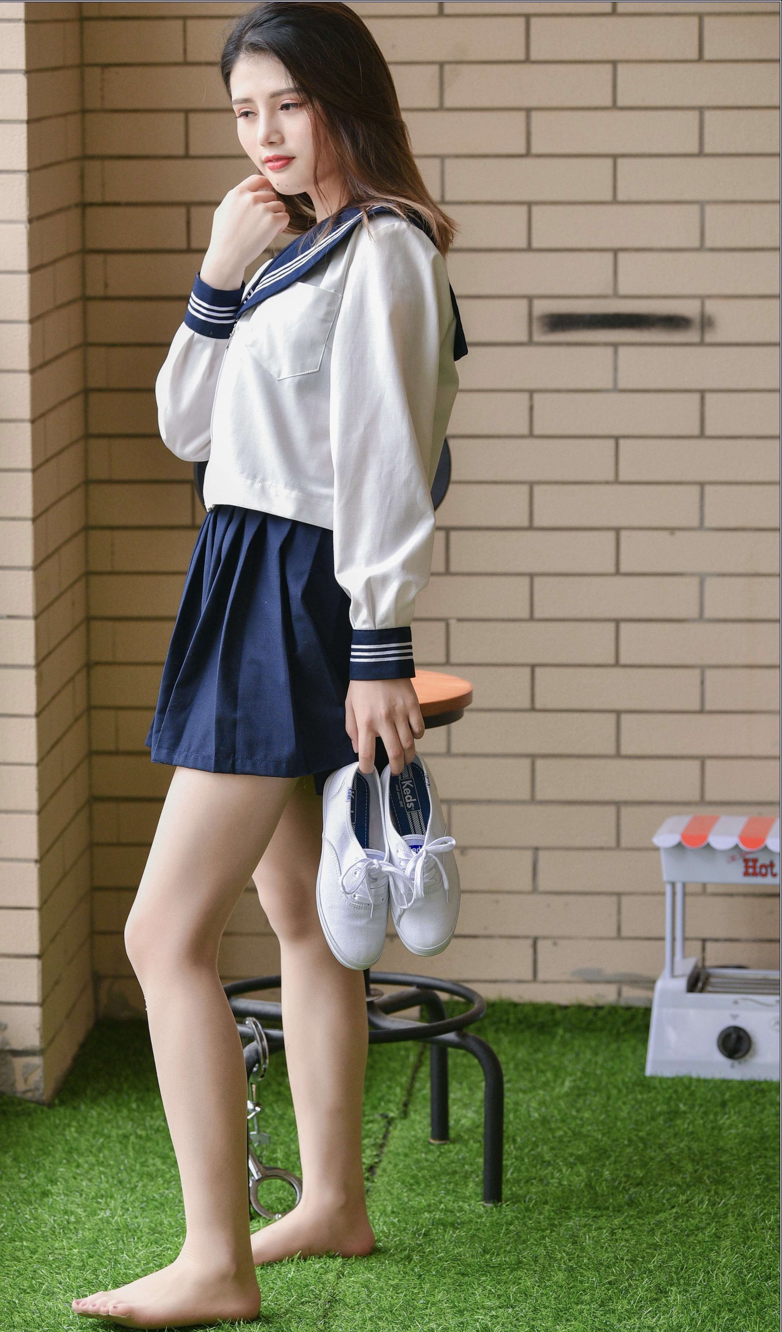 《JK水手制服の布鞋丝脚丫》作品图