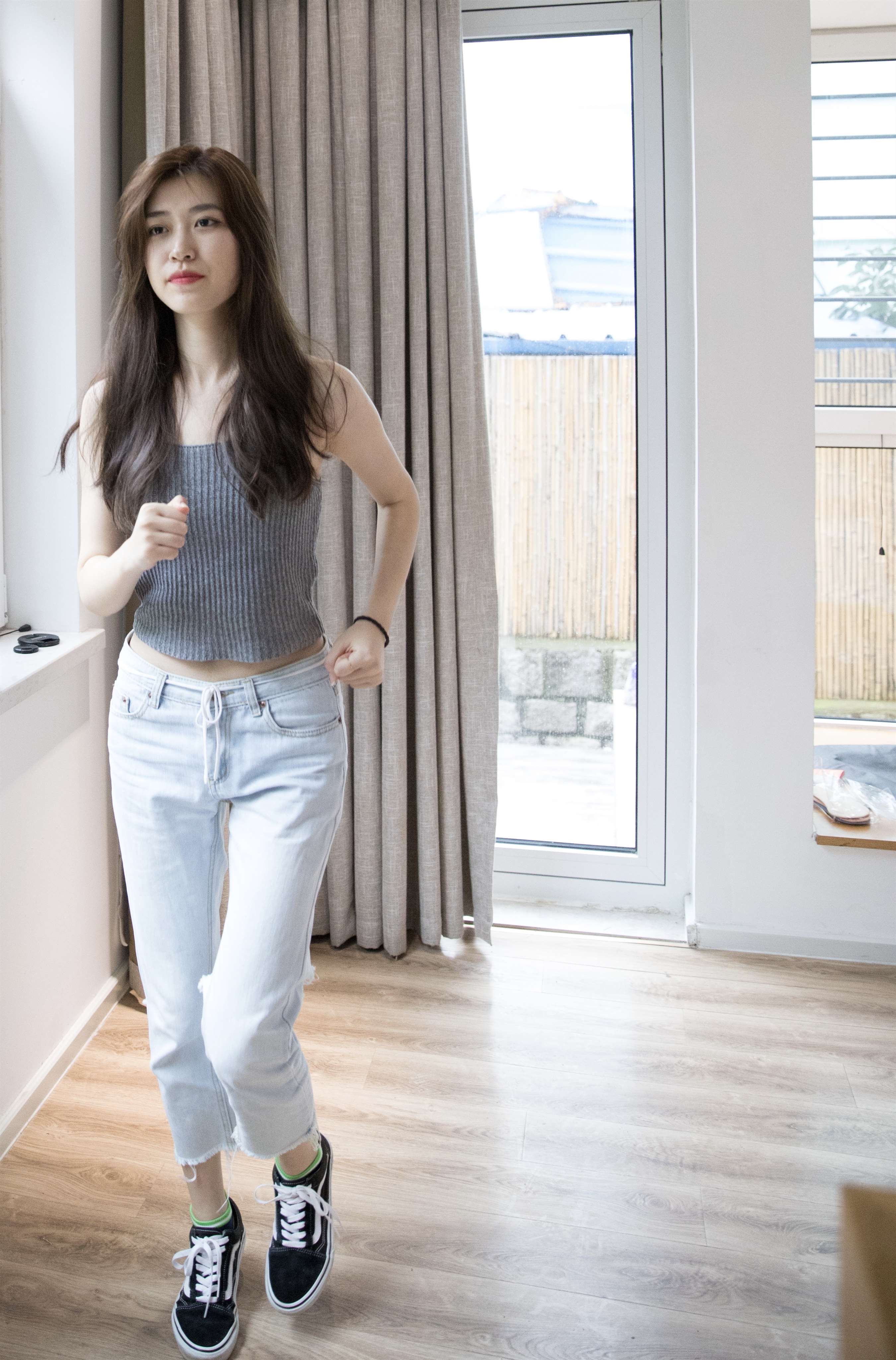 《少女布鞋の五指袜脚丫+视频1个》作品图