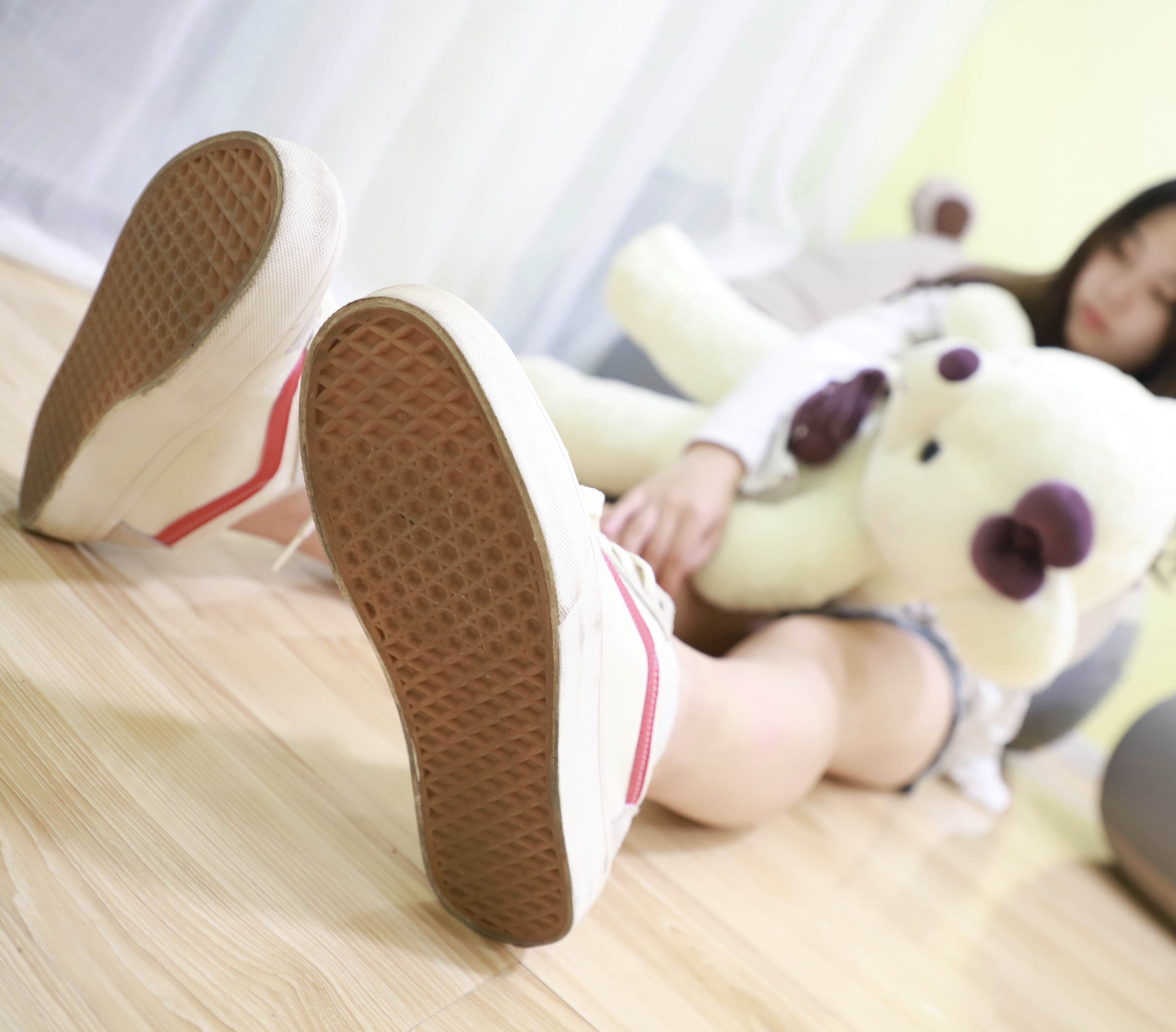 《小可爱的棉袜脚》作品图