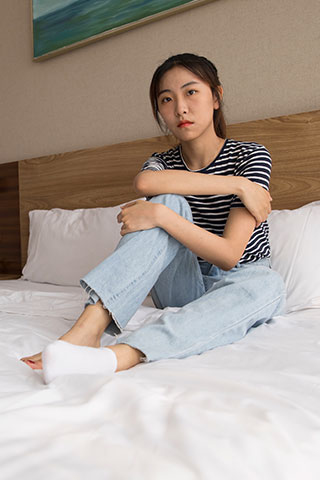 床上的棉袜脚+视频1个