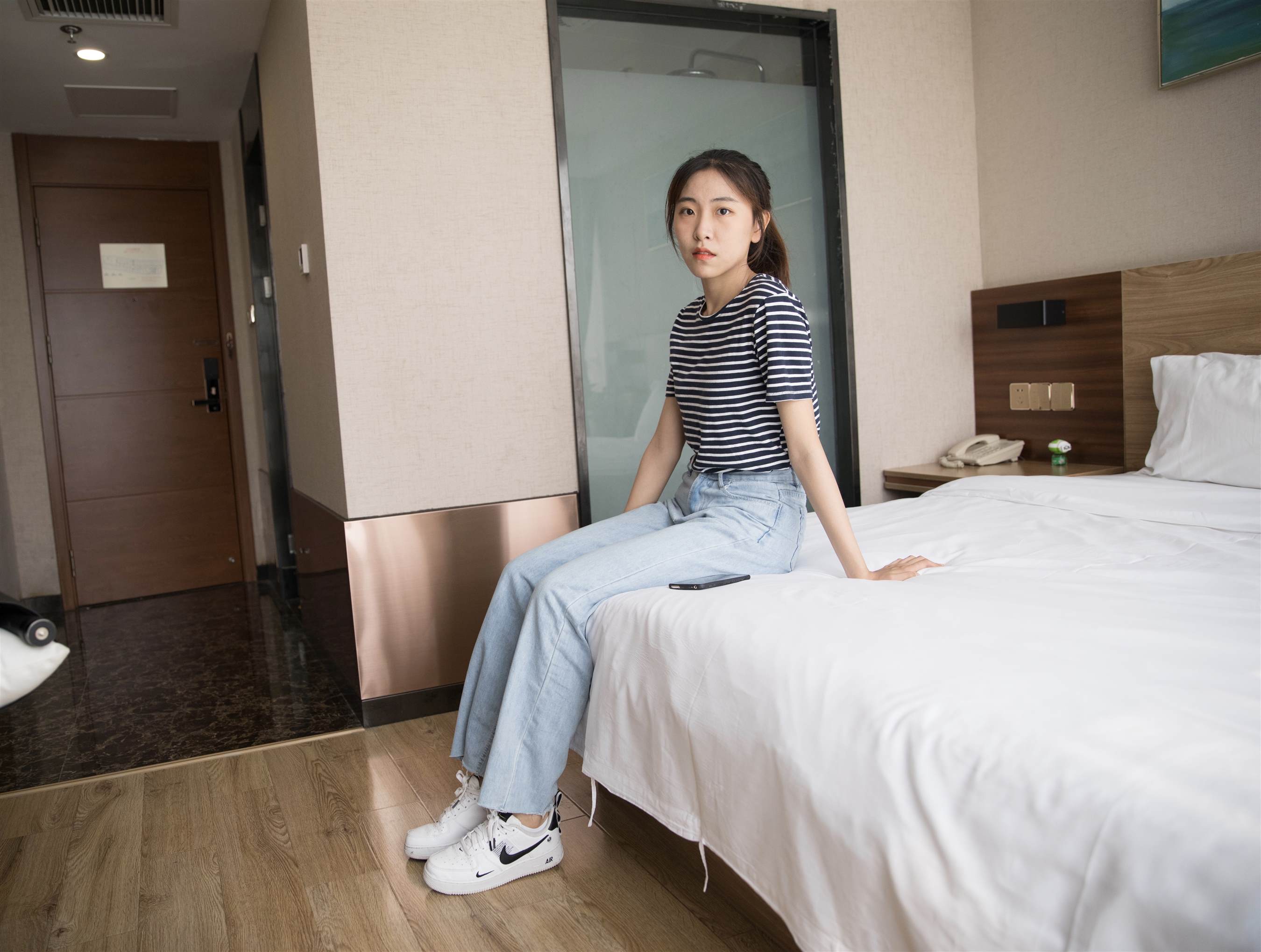 《床上的棉袜脚+视频1个》作品图