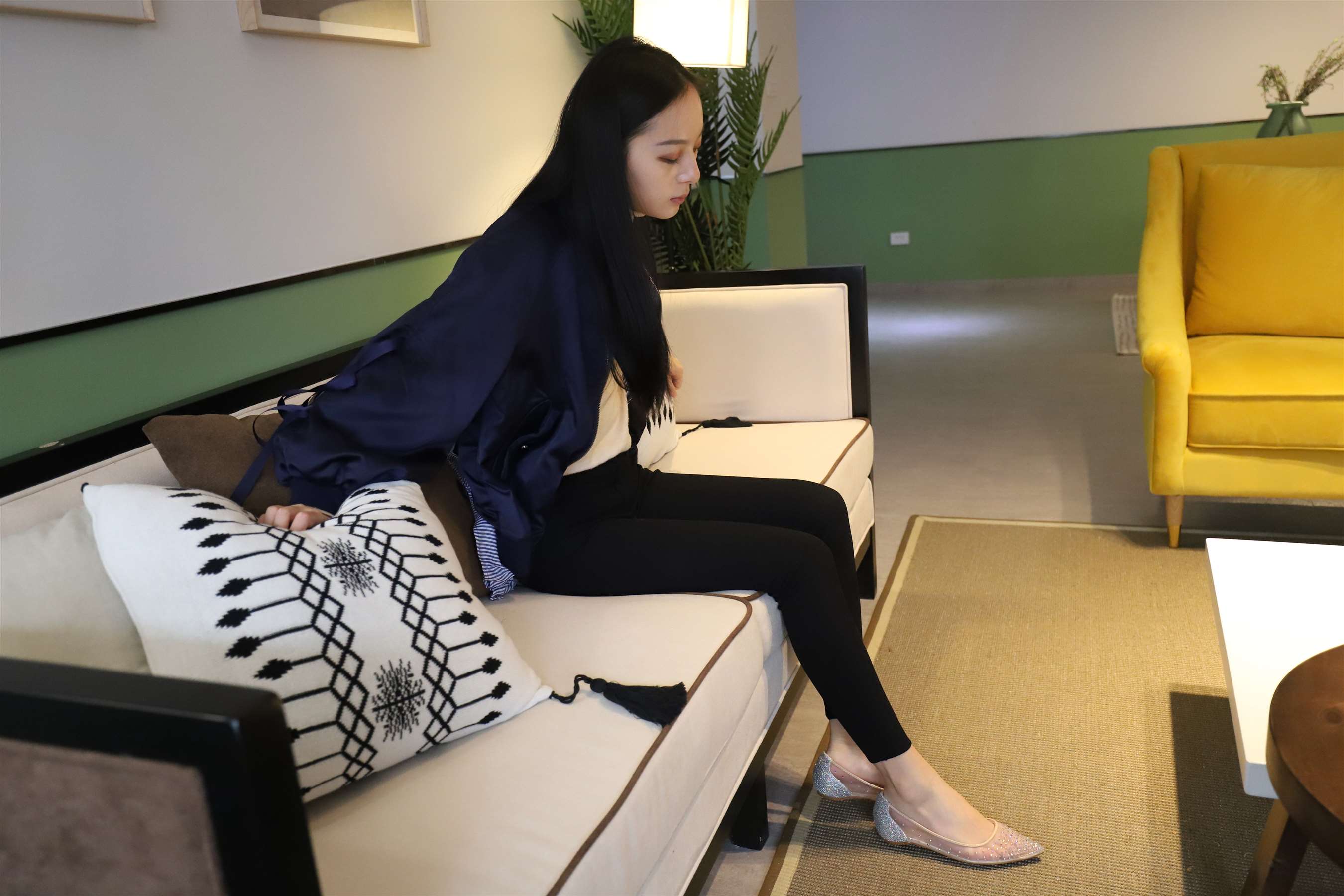 《家拍平跟白丝脚丫+视频2个》作品图