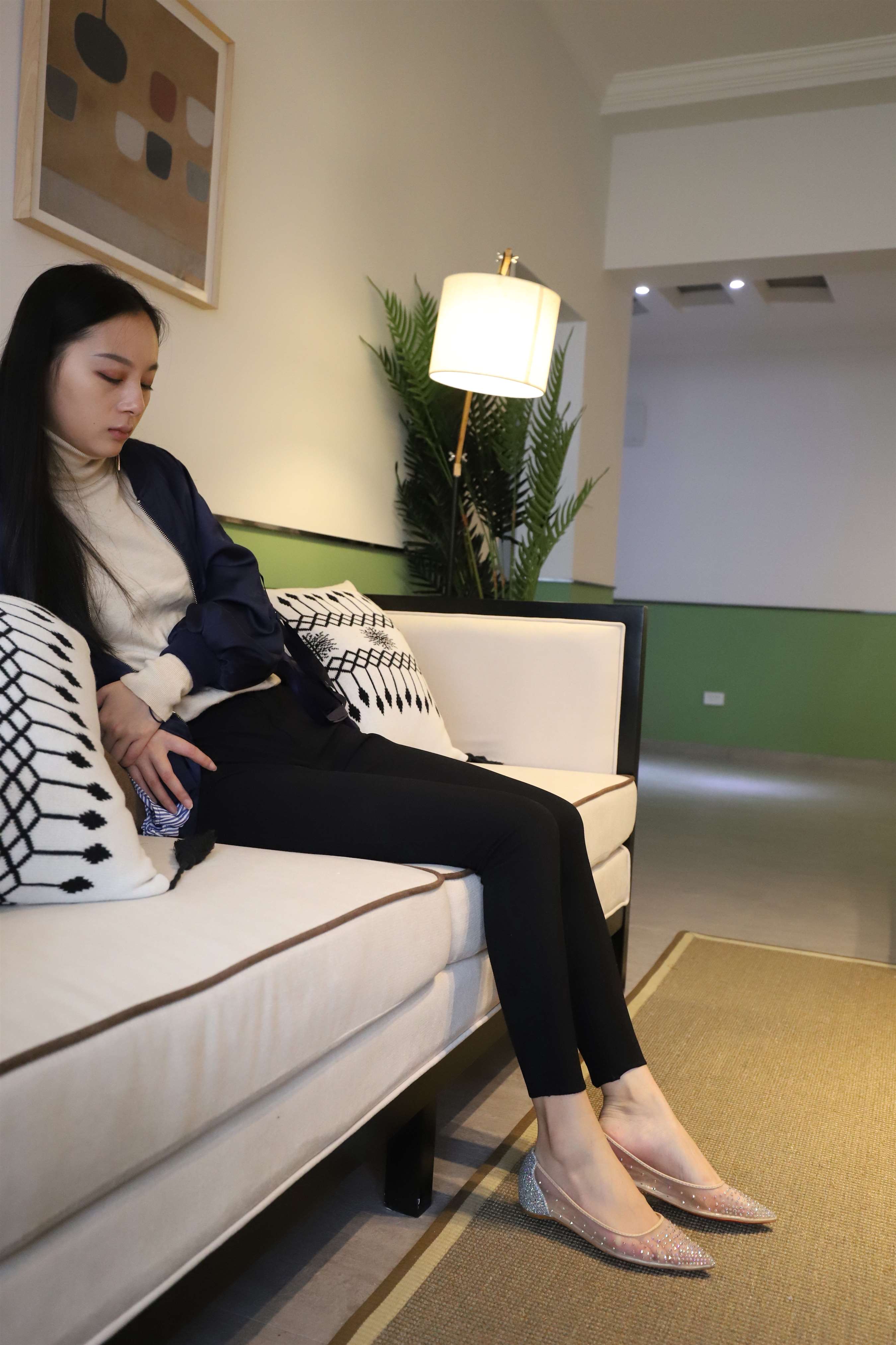 《家拍平跟白丝脚丫+视频2个》作品图