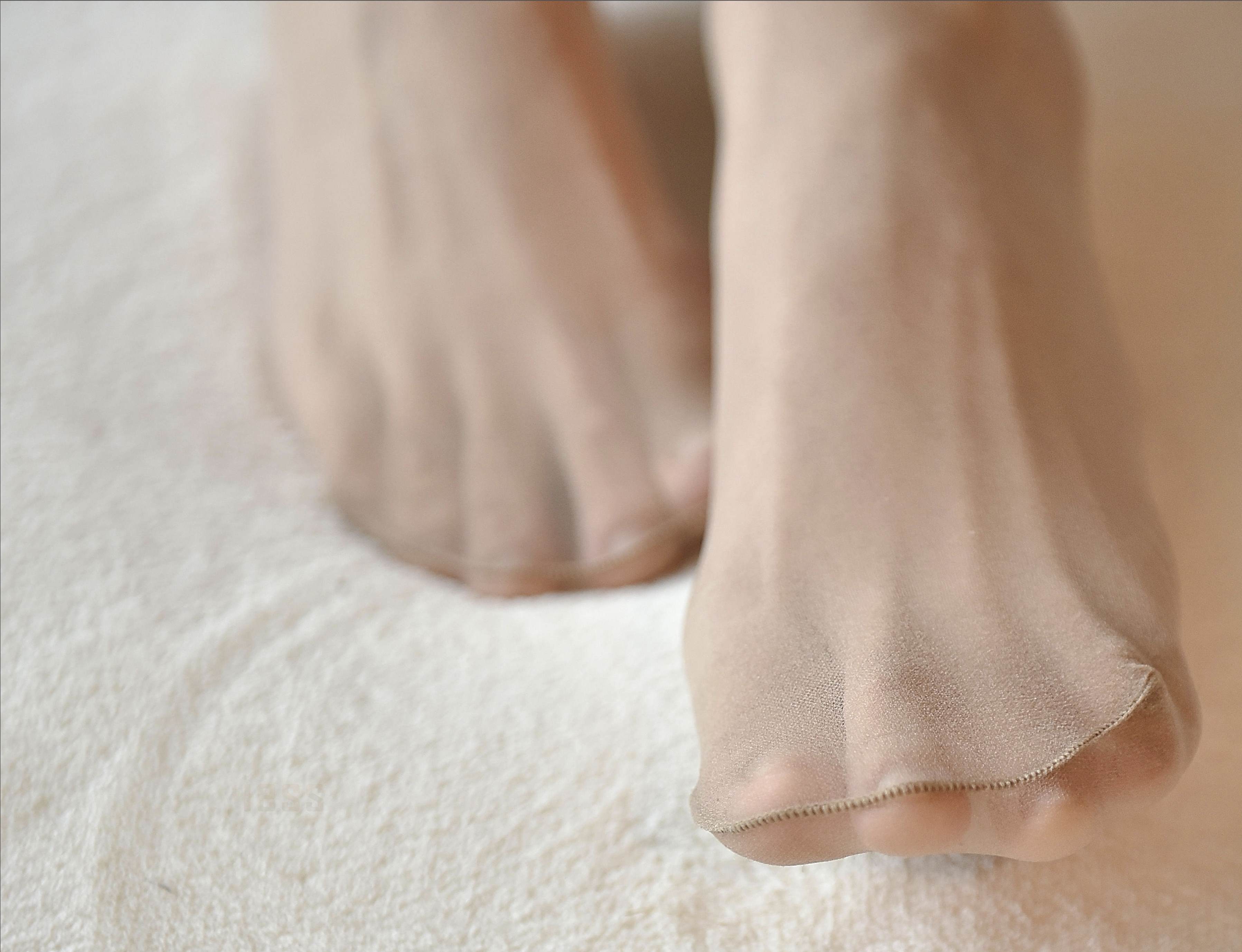 《日系风の丝袜脚》作品图