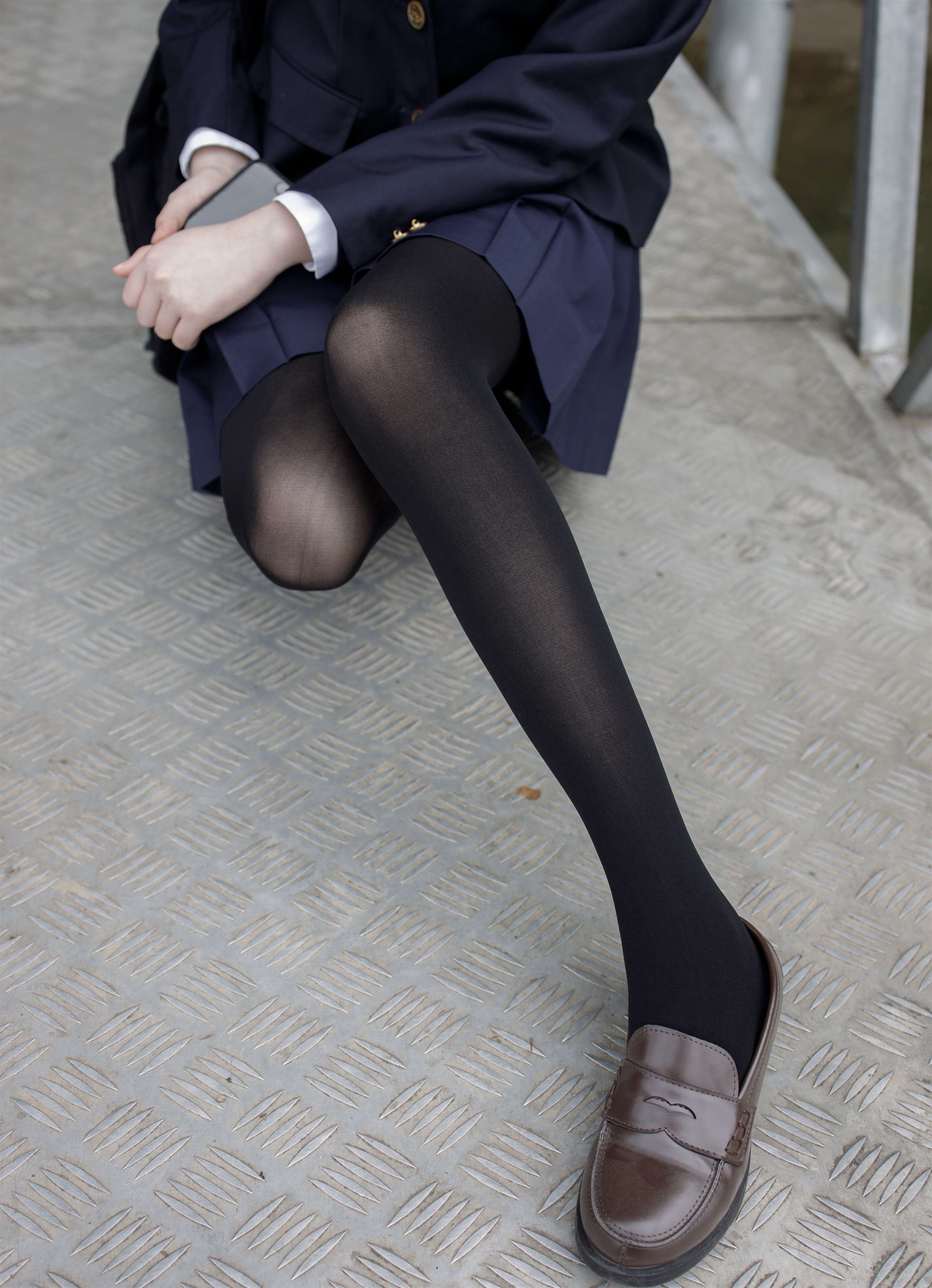 《日系学院封皮鞋の黑丝脚丫+视频1个》作品图