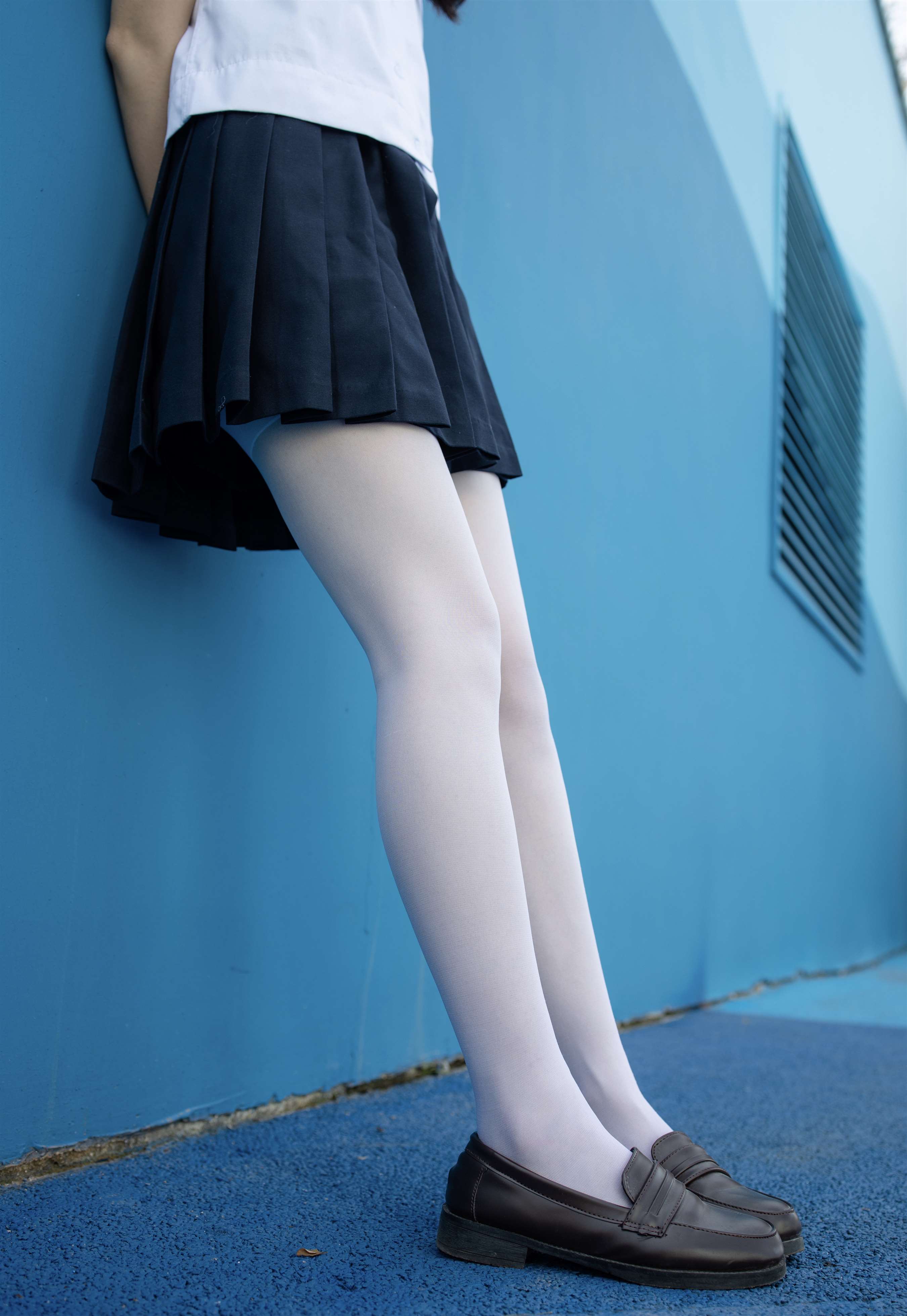 《日系学院风の白丝脚丫+视频1个》作品图