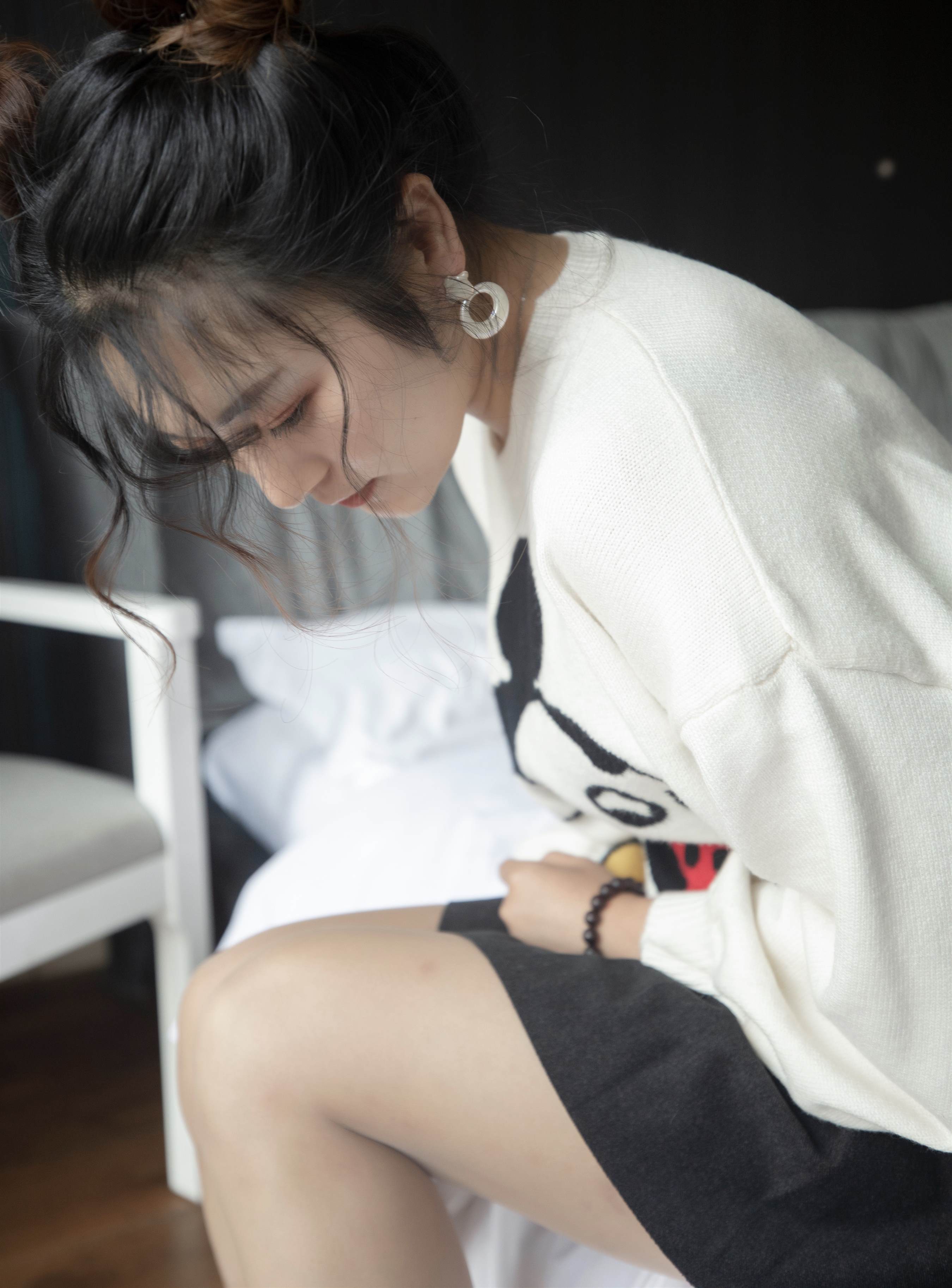 《运动鞋の肉丝脚丫》作品图