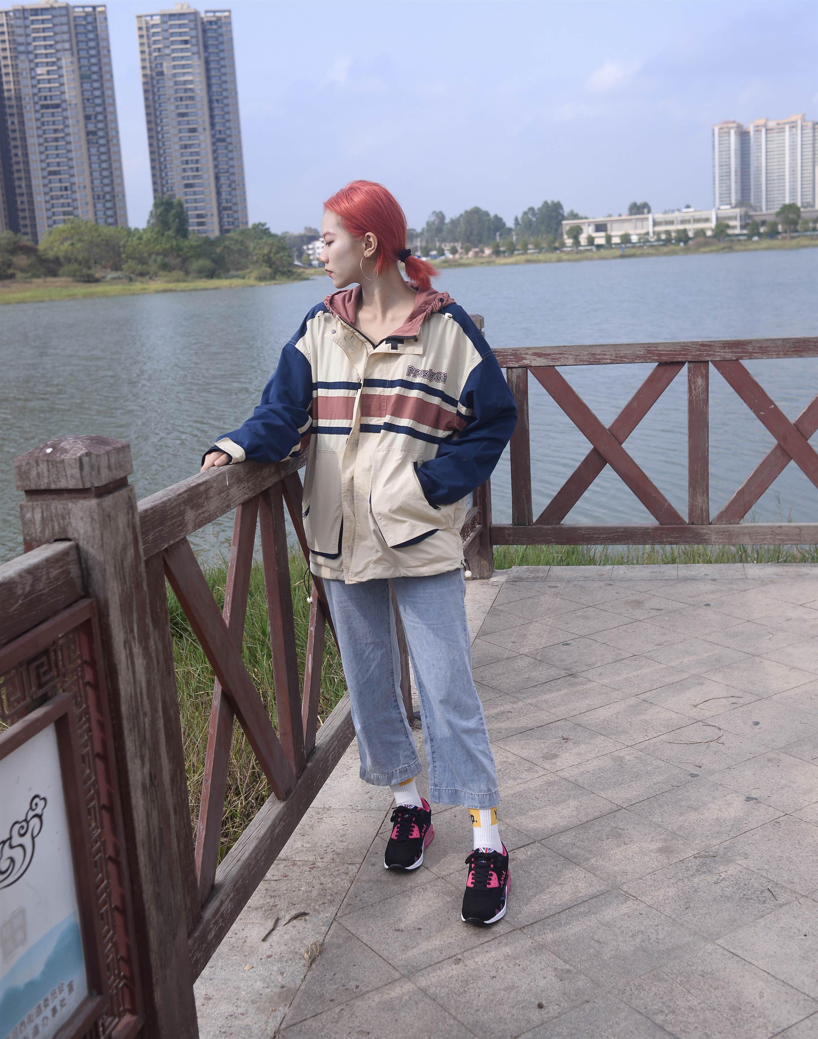 《红发少女+视频1个》作品图