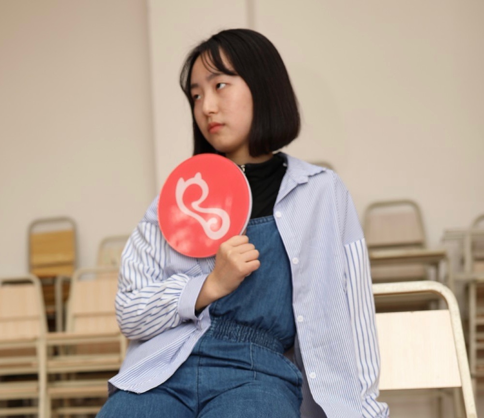 《舞蹈室里的棉袜脚》作品图