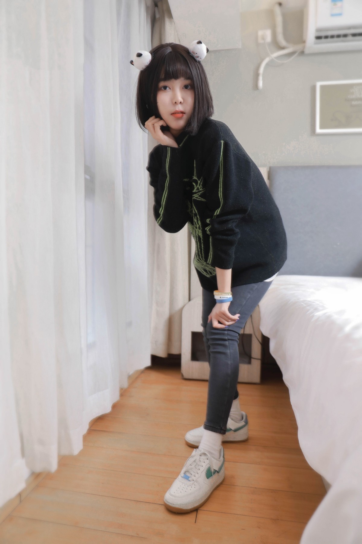 《板鞋の白长棉袜脚》作品图