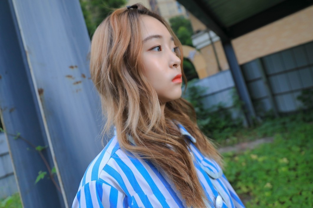 《梦琪嫩足玩泥》作品图