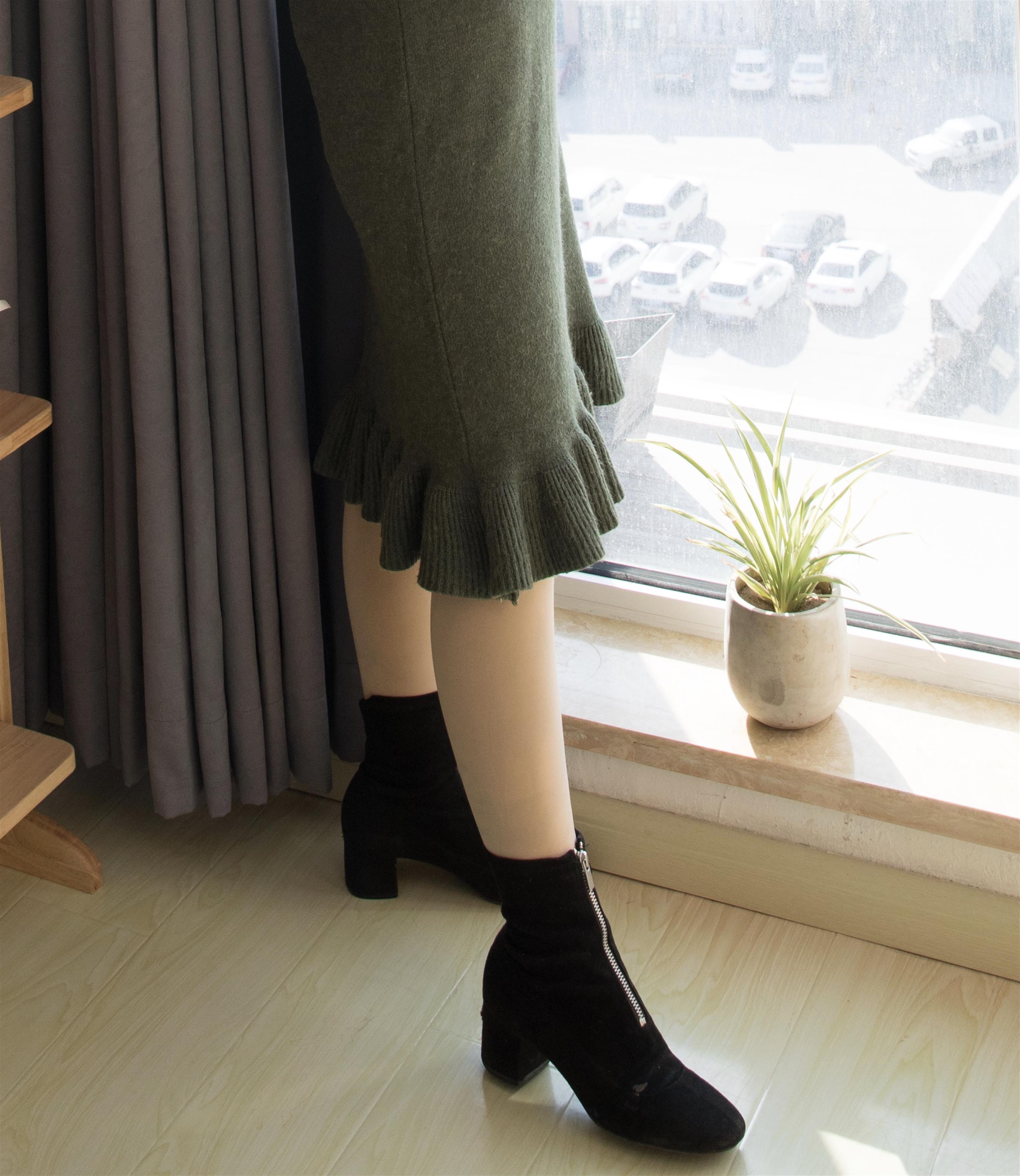 《肉肉的少女棉袜脚+视频2个》作品图