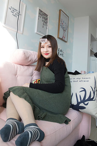 肉肉的小姐姐棉袜脚