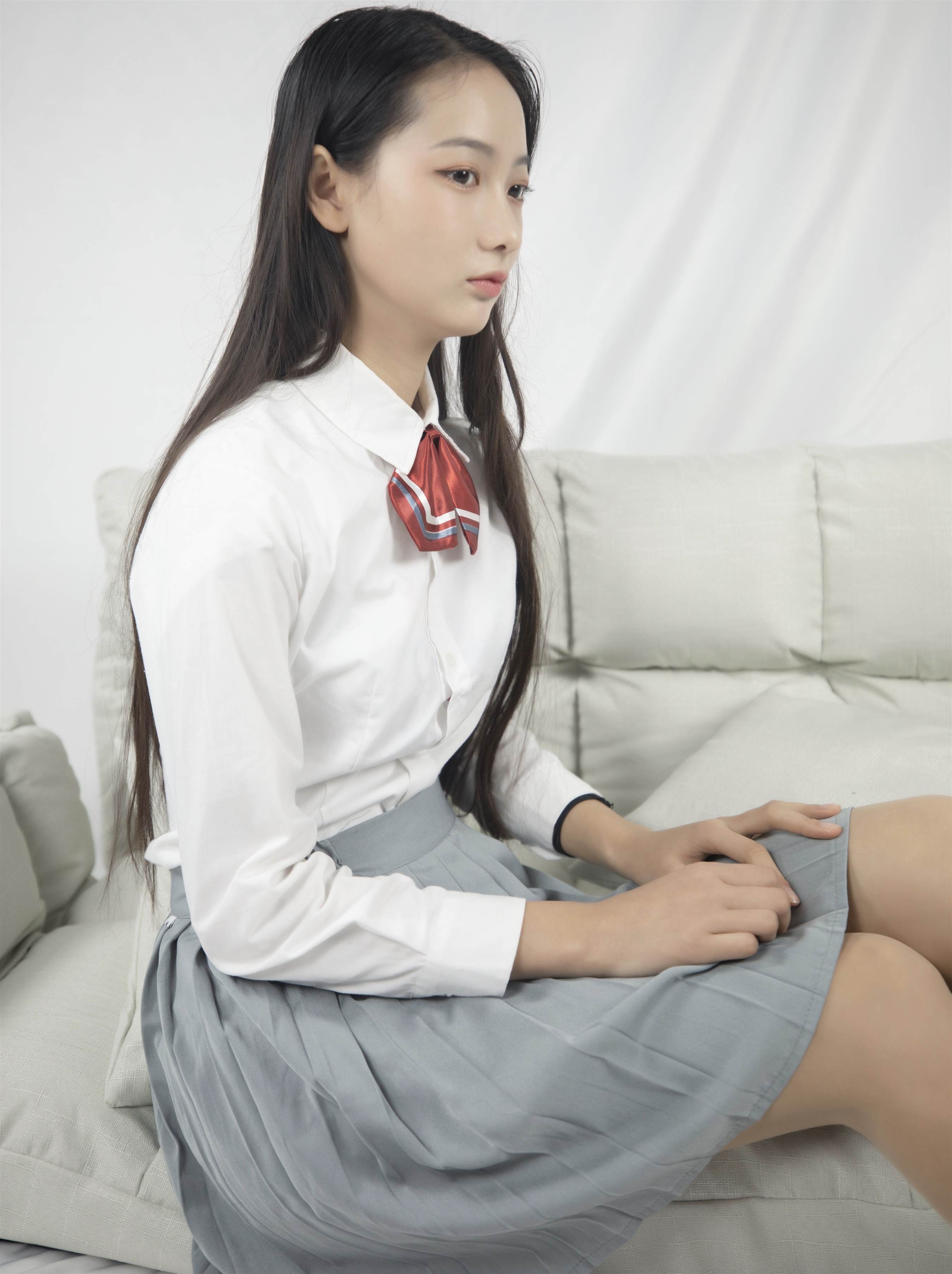 《制服丝袜脚丫》作品图