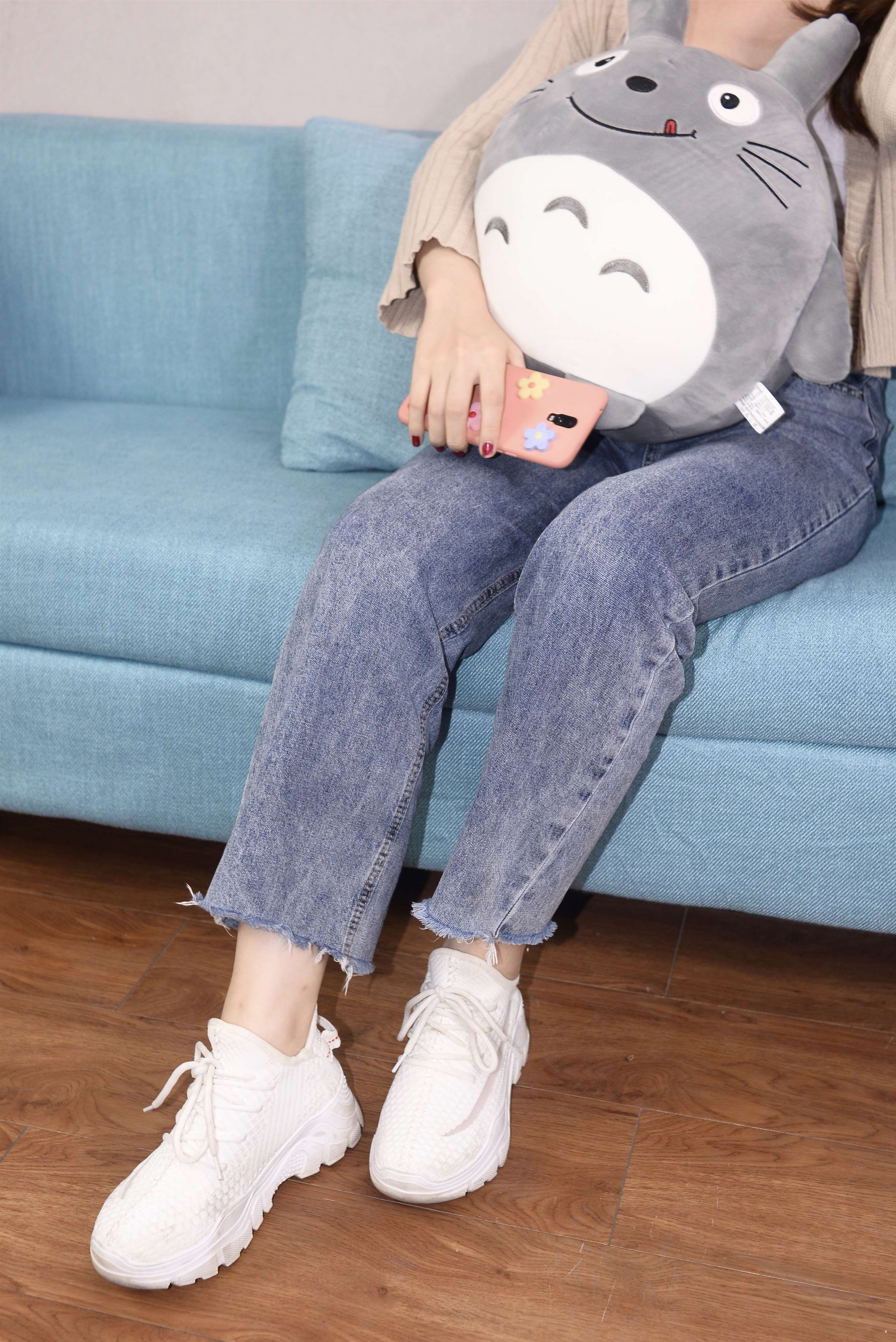 《龙猫抱枕の船袜脚丫》作品图