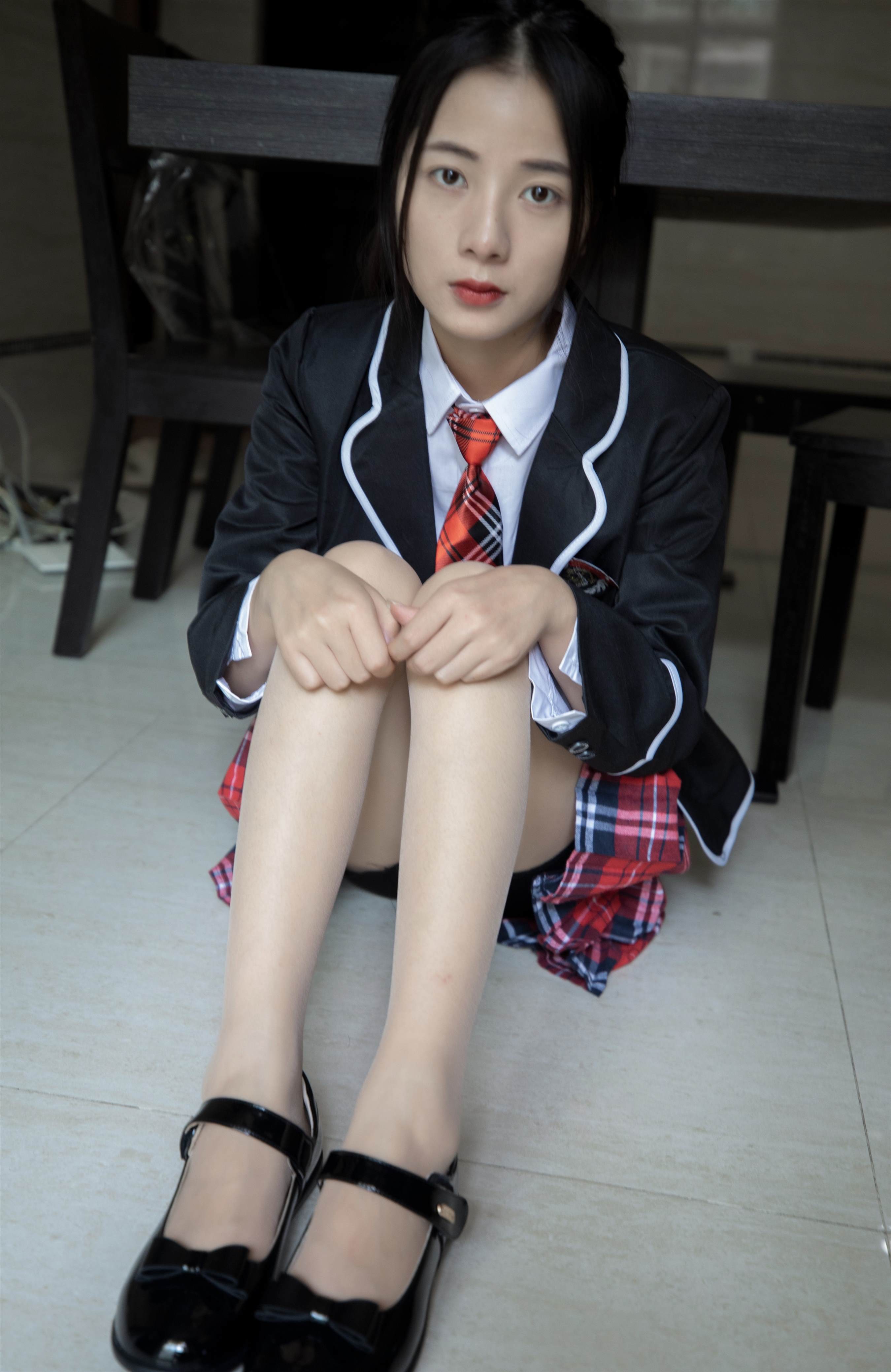 《英伦学院风の丝袜脚丫》作品图