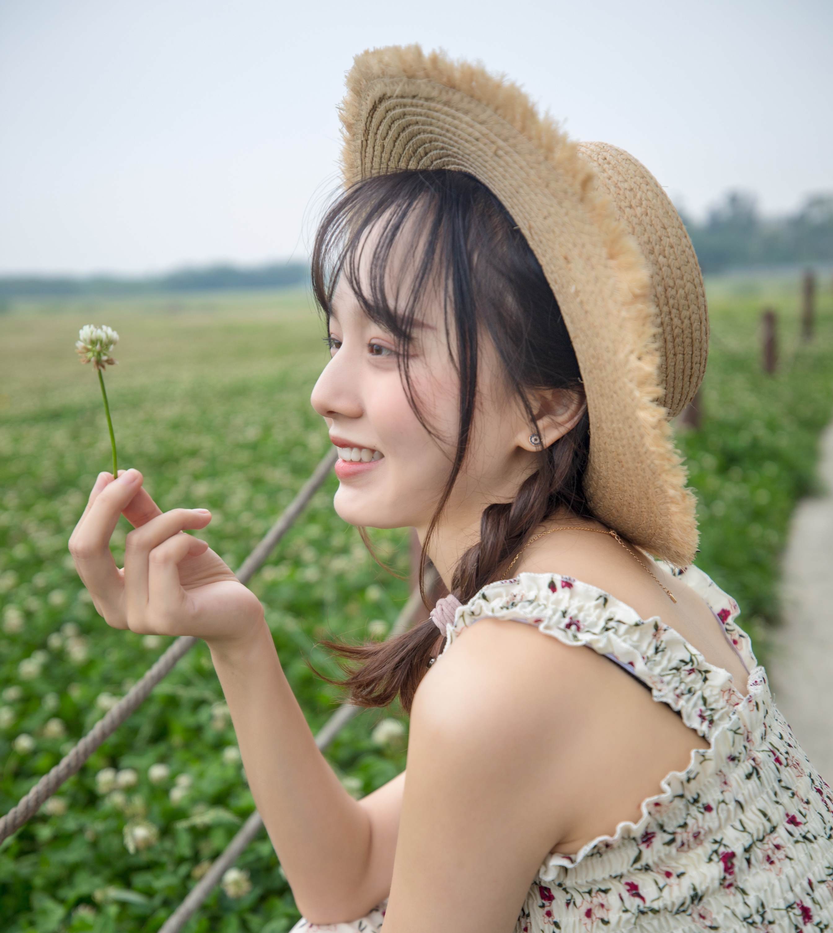 《田园小萌妹【花絮1个网盘下载】》作品图