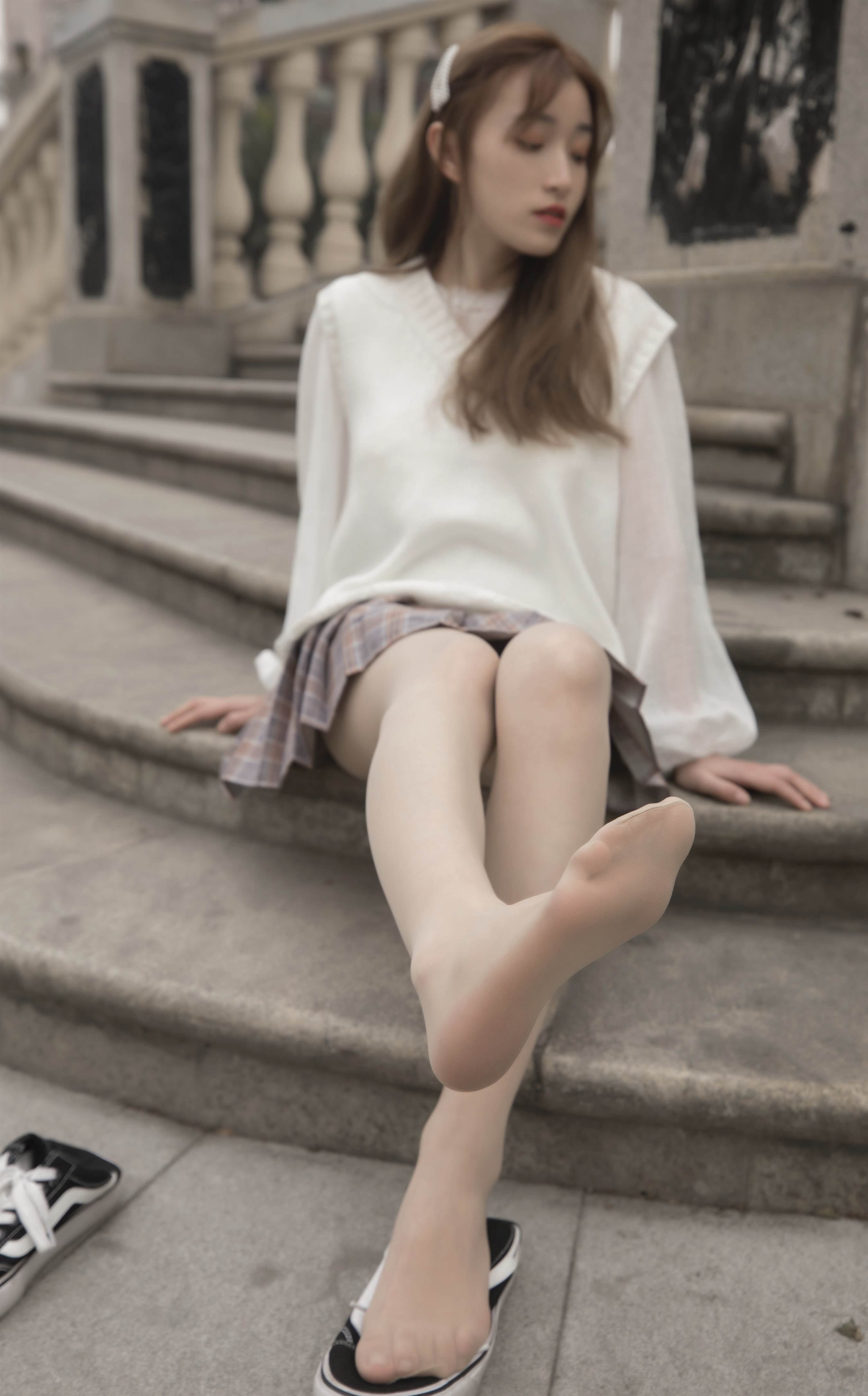 《布鞋の丝袜脚》作品图