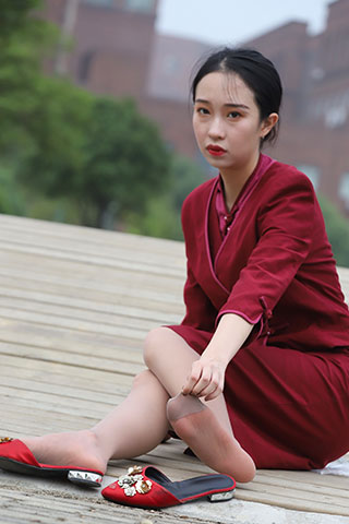 职业女裙の丝脚丫