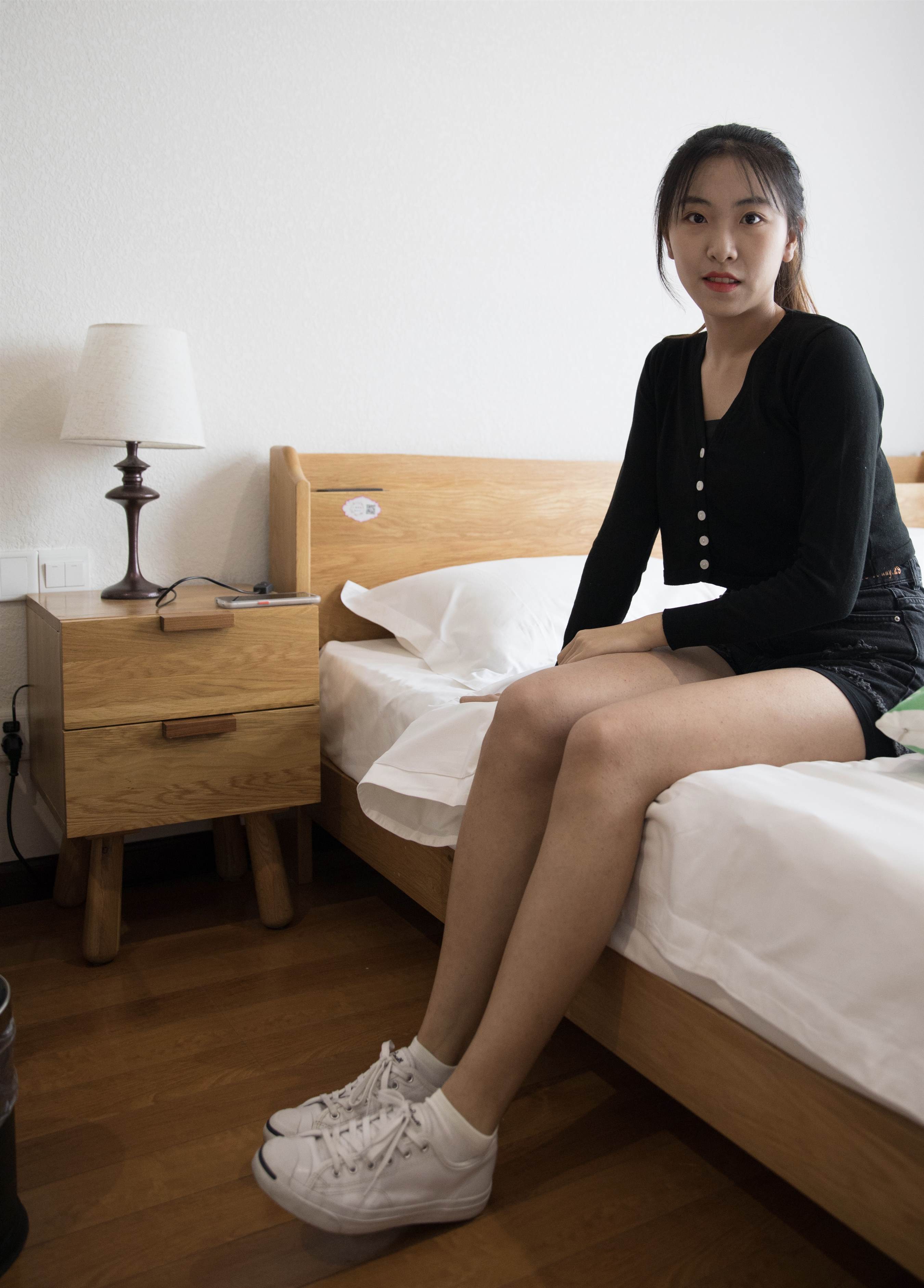 《旅馆板鞋の棉袜脚【花絮1个网盘下载】》作品图