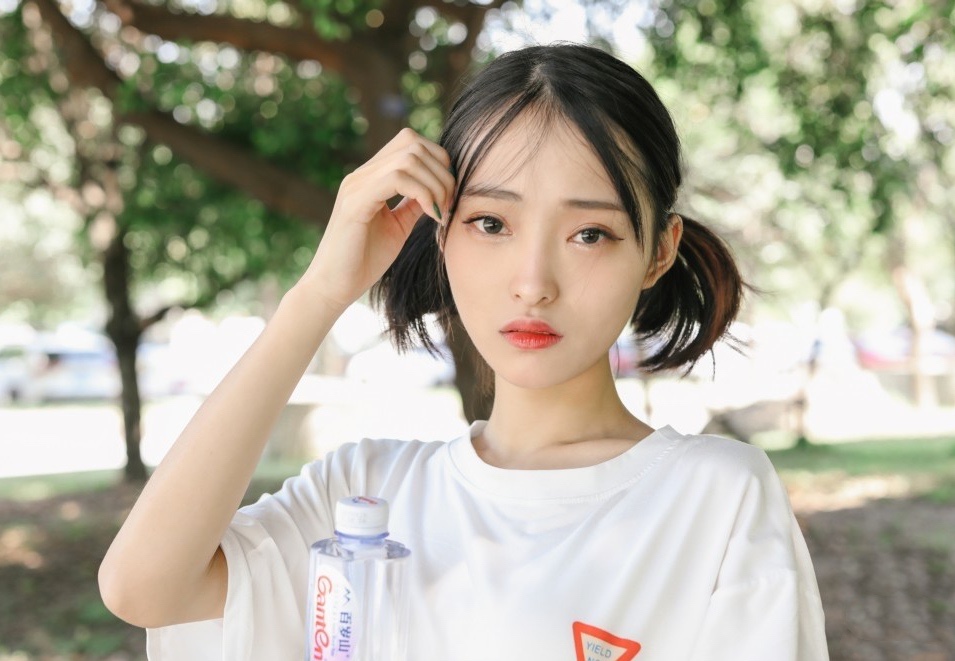 《公园热裤の棉袜脚》作品图