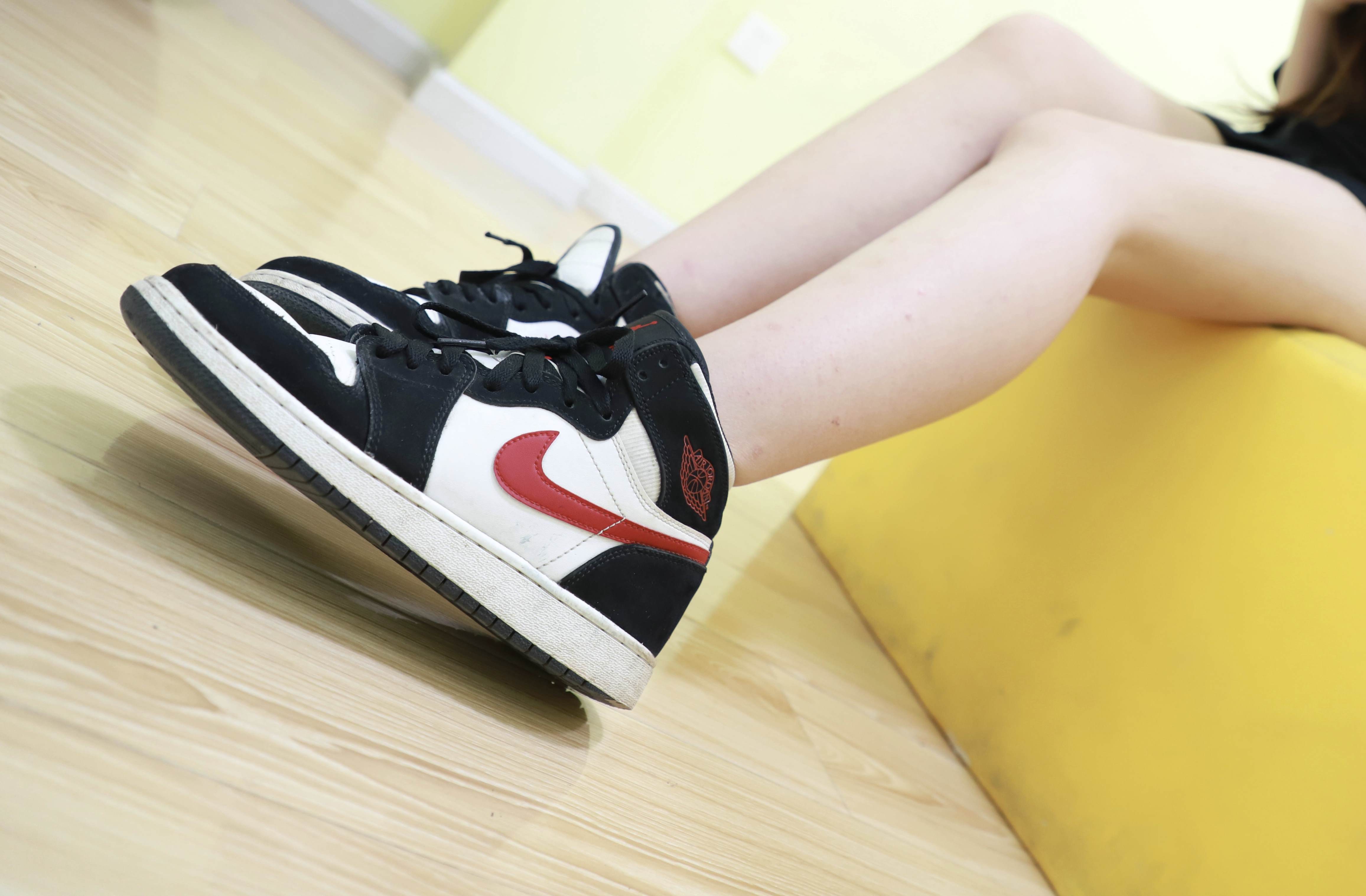 《球鞋の棉袜脚【花絮1个网盘下载】》作品图