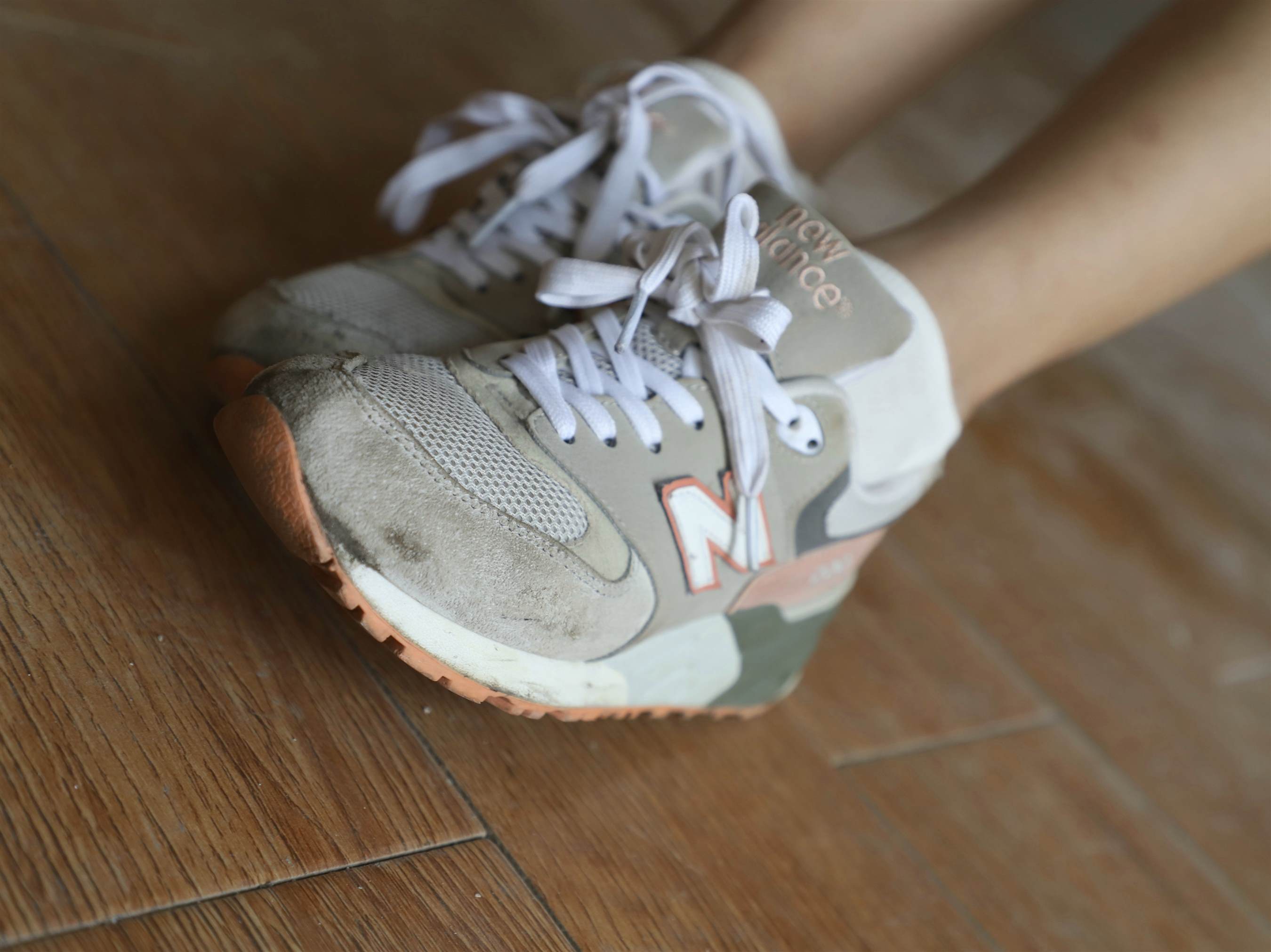 《N字鞋の棉袜脚》作品图