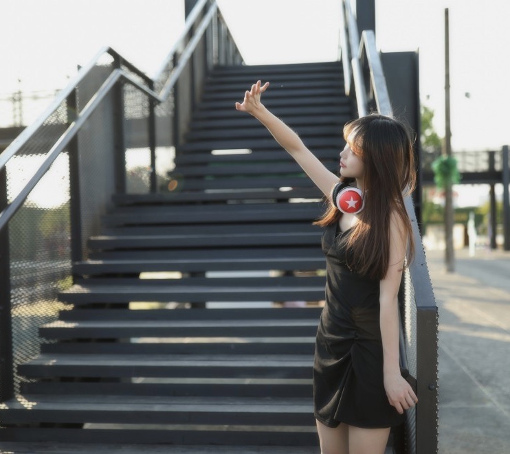 《阳光音乐少女》作品图