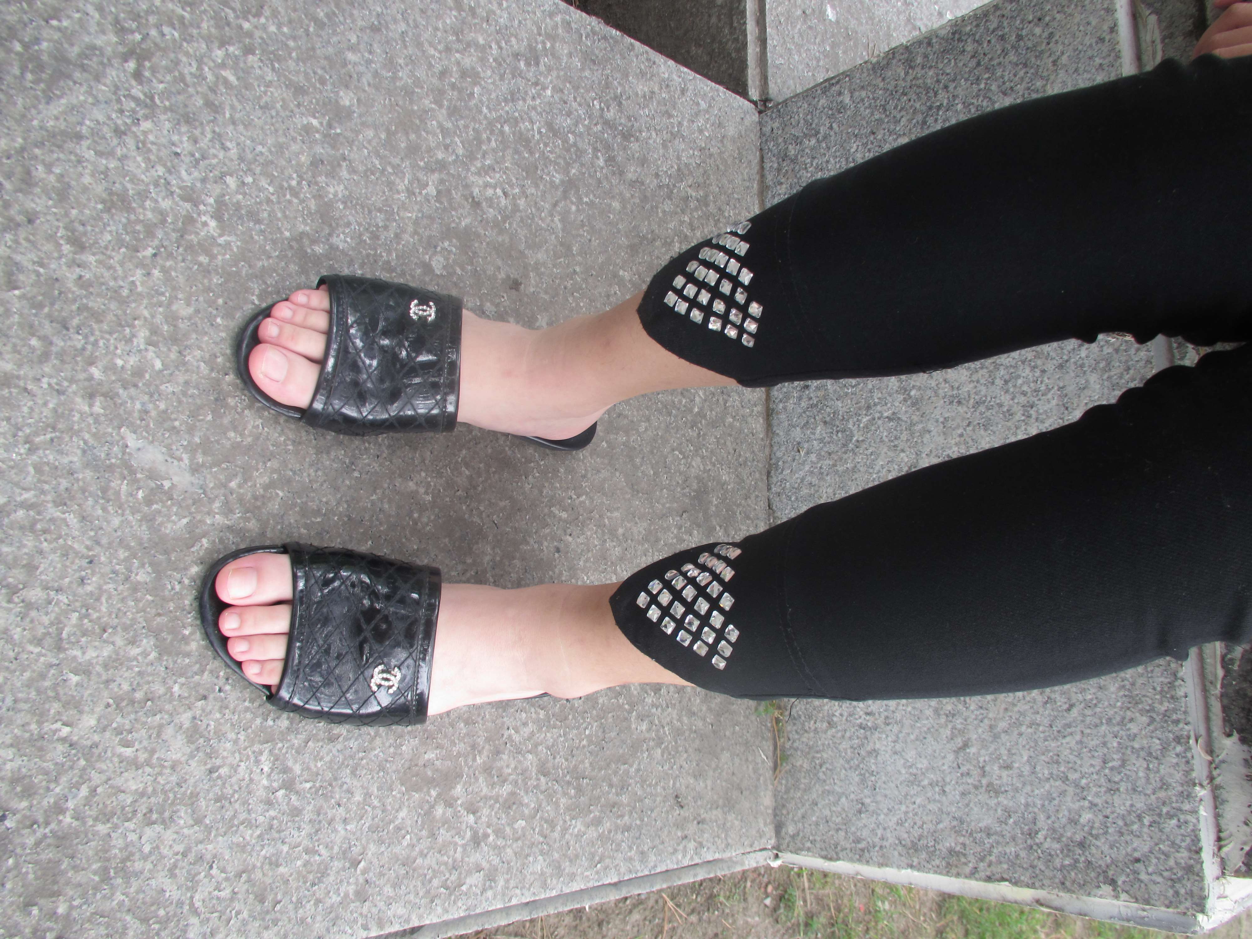 《Amy公园石凳【视频1个网盘下载】》作品图