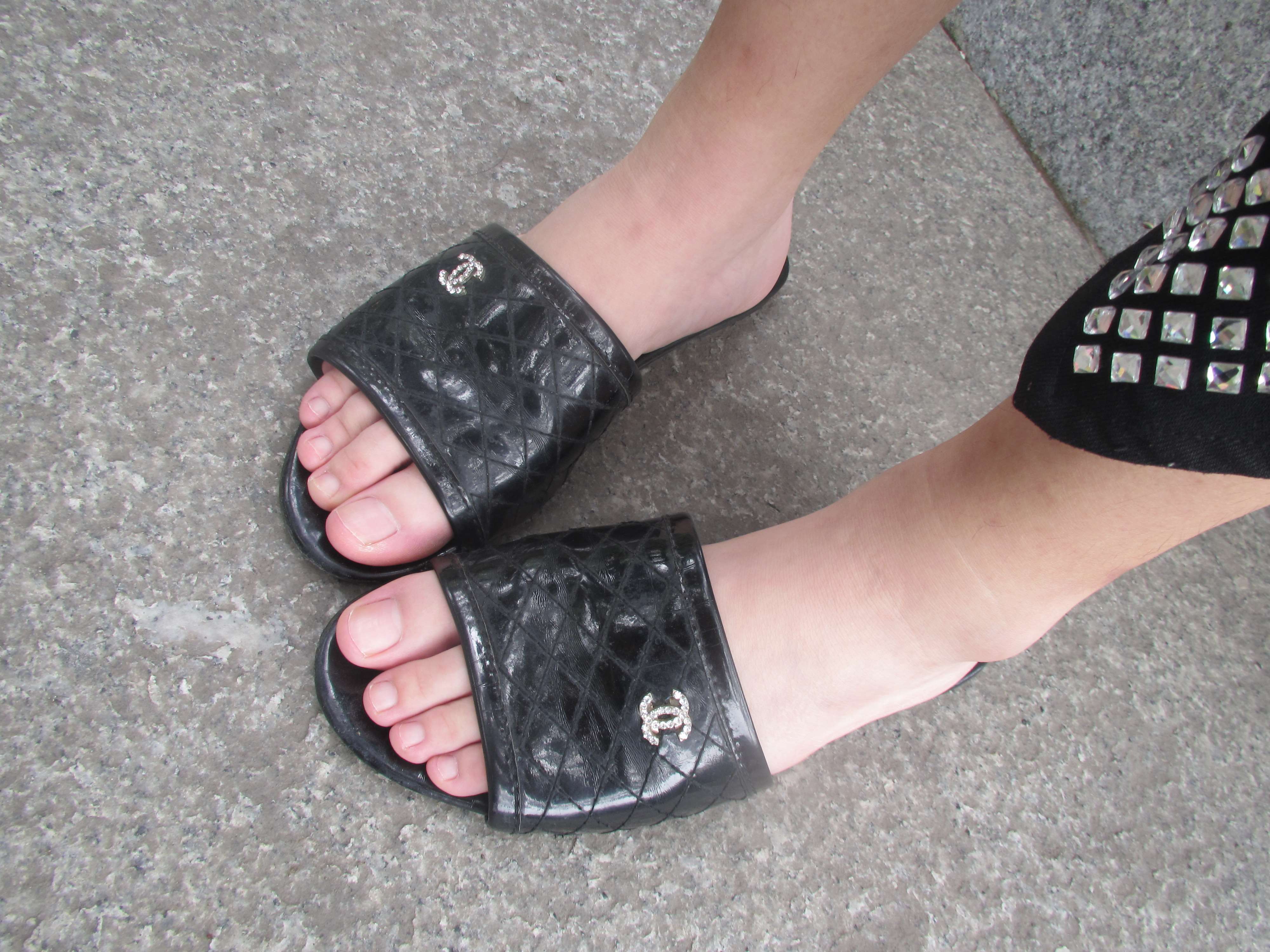 《Amy公园石凳【视频1个网盘下载】》作品图