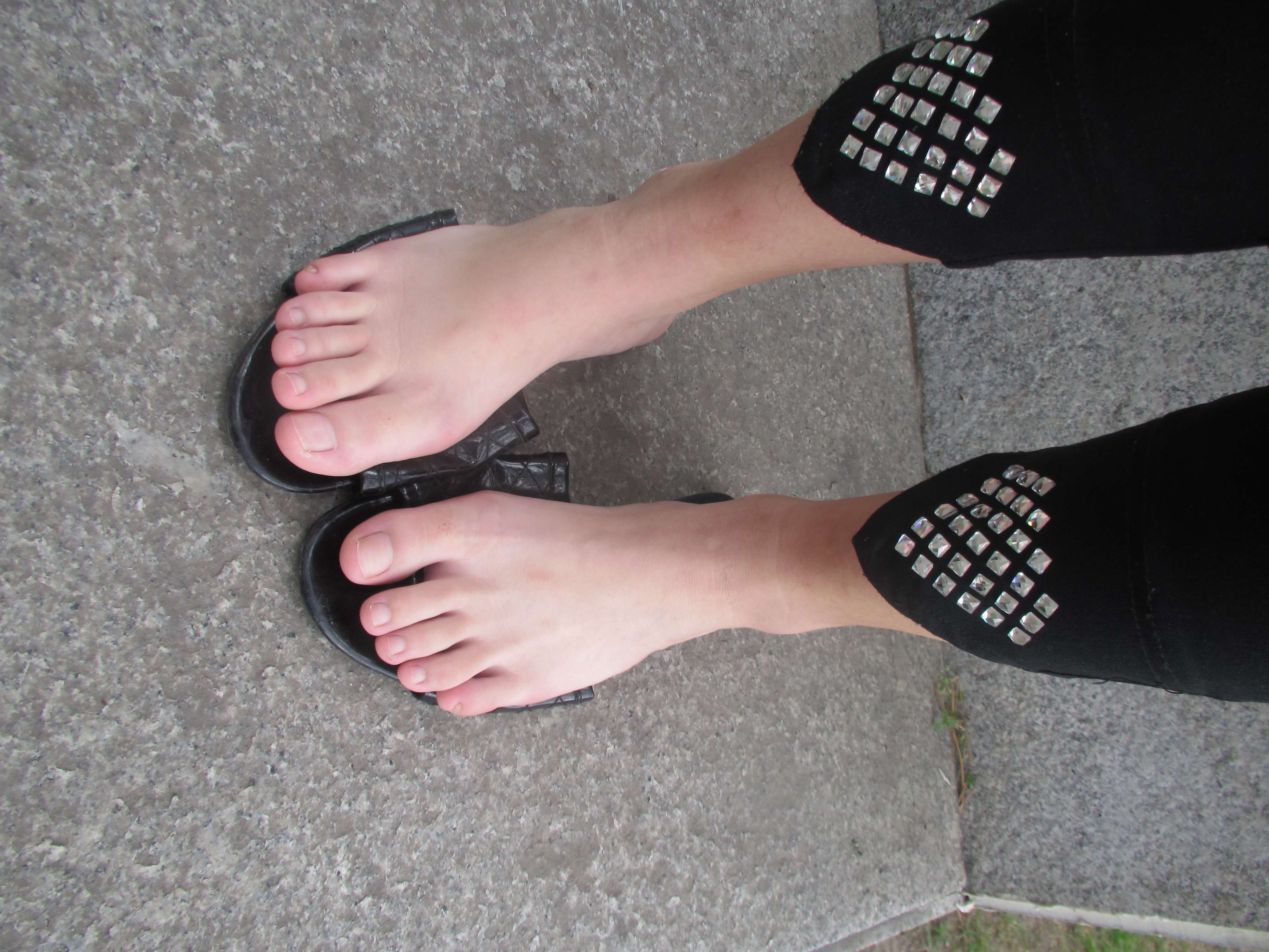 《Amy公园石凳【视频1个网盘下载】》作品图